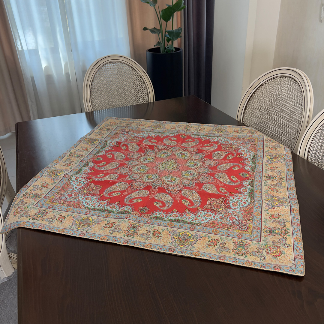 رومیزی مدل ترمه کهن سایز 100x100 سانتی‌متر
