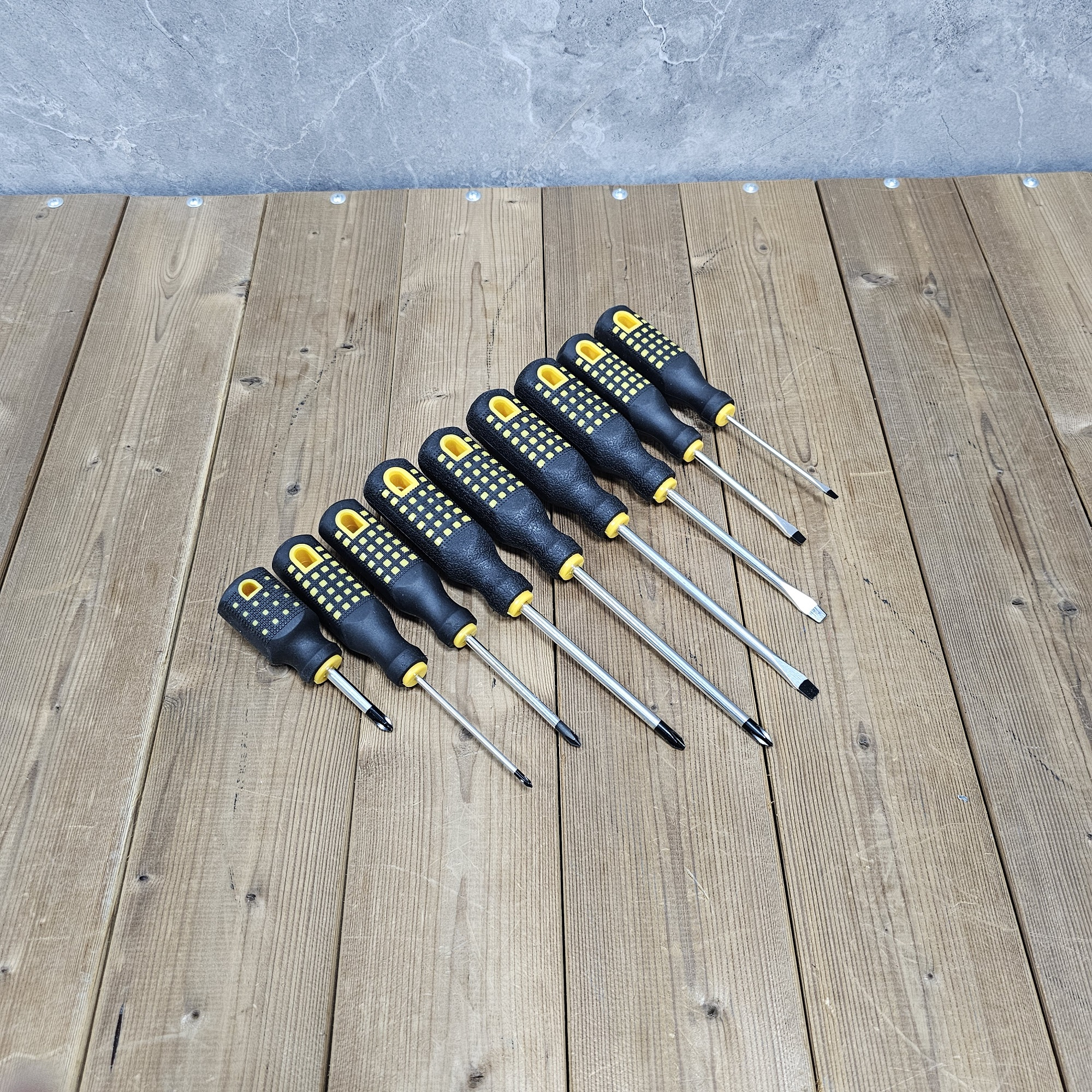 پیچ گوشتی دوسو چهارسو اوکی کد 1245بسته 9 عددی