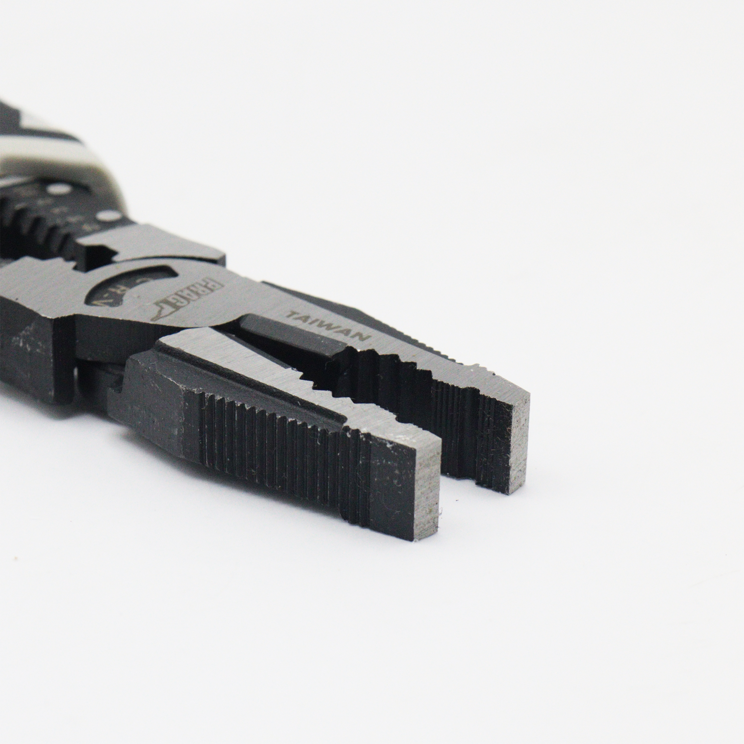 انبر دست پراگ کد YP-225MM سایز 8.5 اینچ
