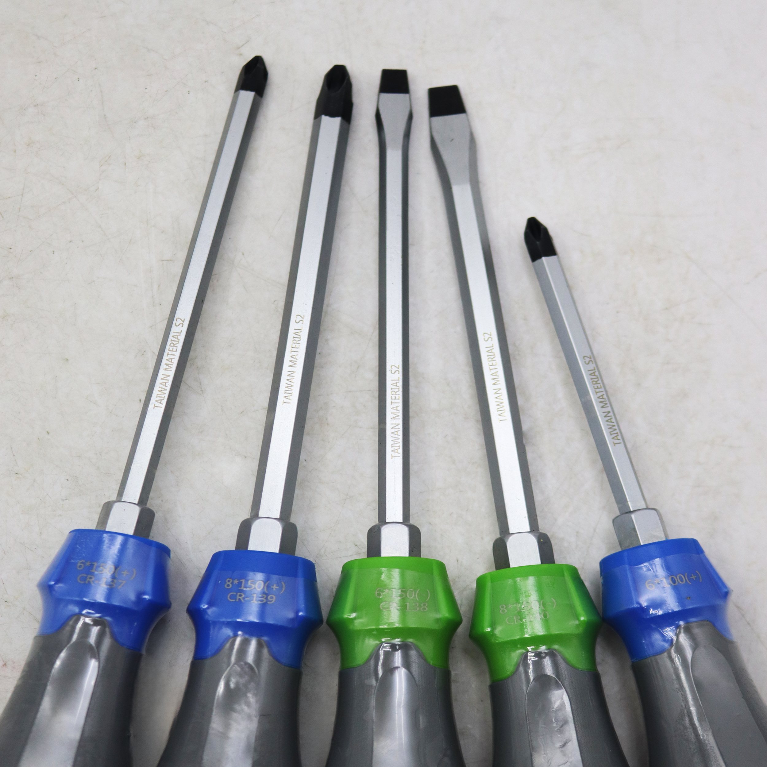 پیچ گوشتی چهارسو و دو سو کراسمن مدل ضربه خور کد YP-CR-149 S2 مجموعه 5 عددی