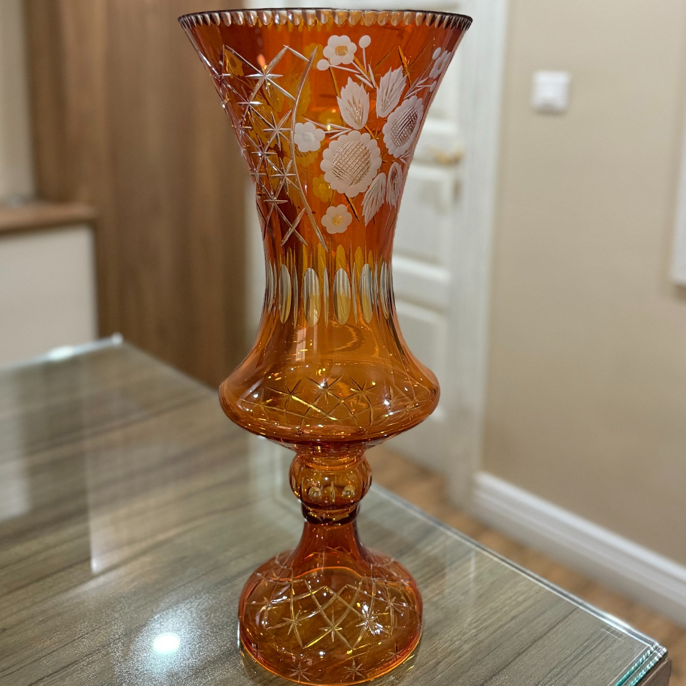 گلدان شیشه ای مدل تراش دار دوپوست کد 003