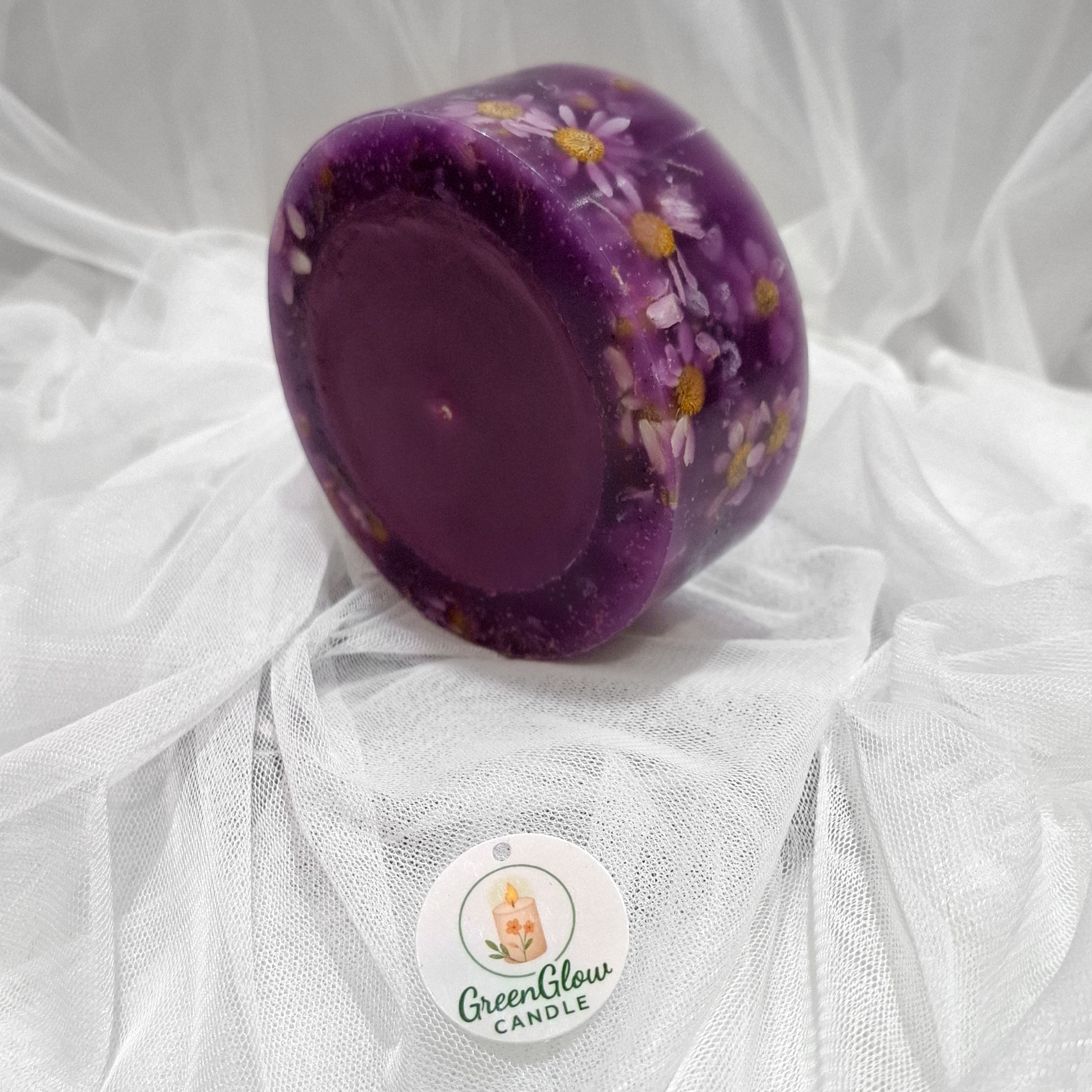 شمع استوانه‌ای با گل خشک نوربرگ مدل بابونه‌