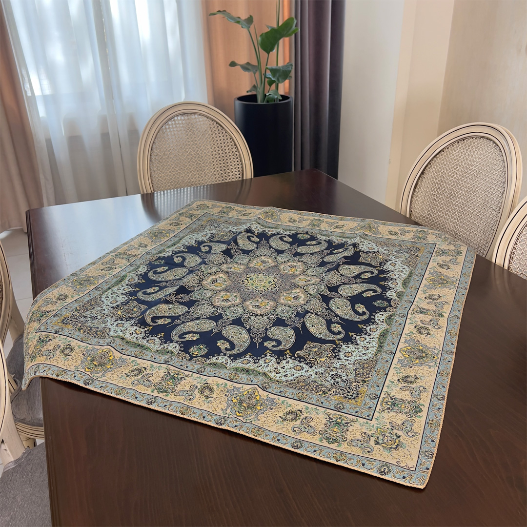 رومیزی مدل ترمه کهن سایز 100x100 سانتی‌متر