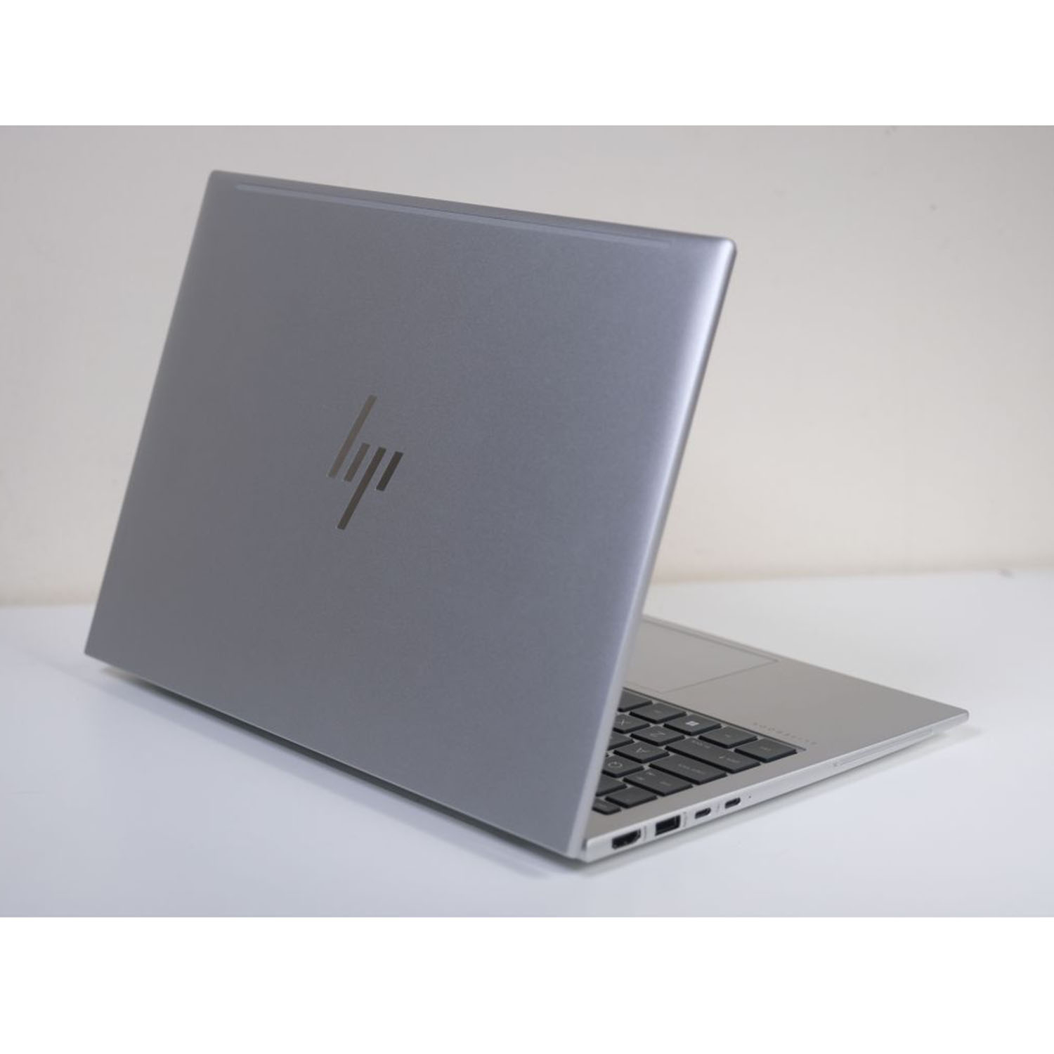 لپ تاپ 13.3 اینچی اچ پی مدل EliteBook 830 G10-i7 1355U-16GB DDR5-512GB SSD-IPS-W