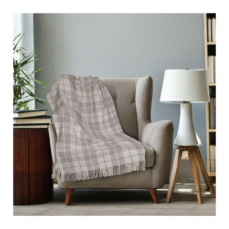 شال مبل برق لامع طرح مینیاتور سایز 140*130 سانتی متر