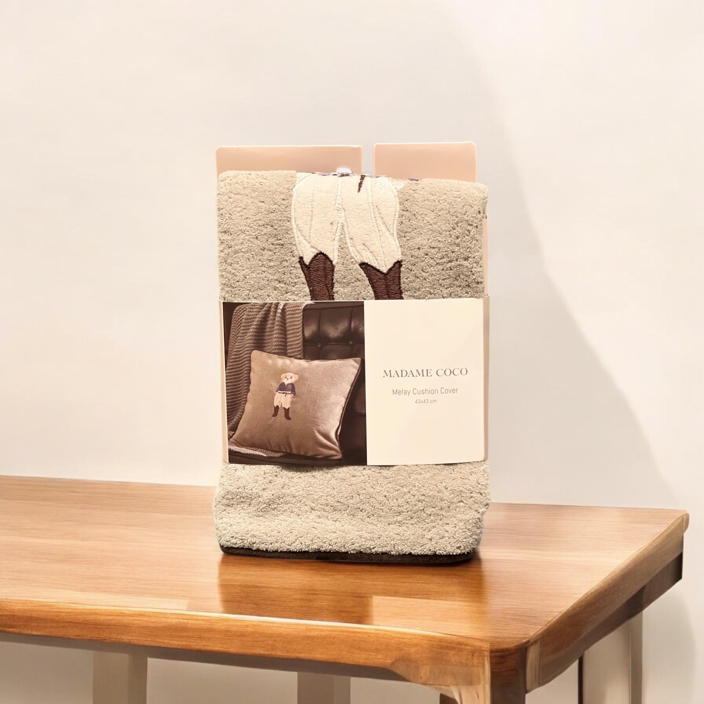 کاور کوسن مادام کوکو مدل Melay