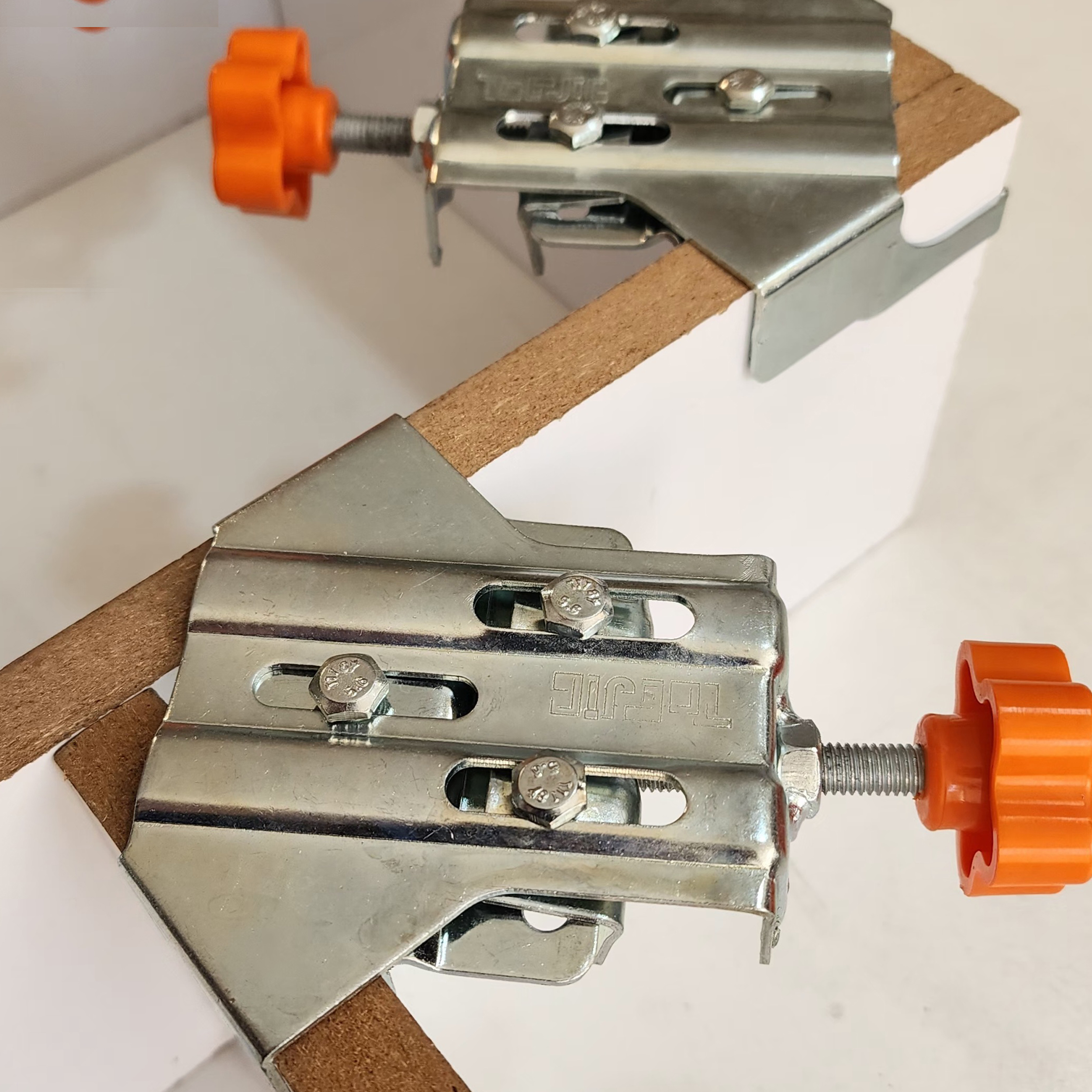 گیره گونیا گونیوکنج فلزی مدل M4 بسته 4 عددی