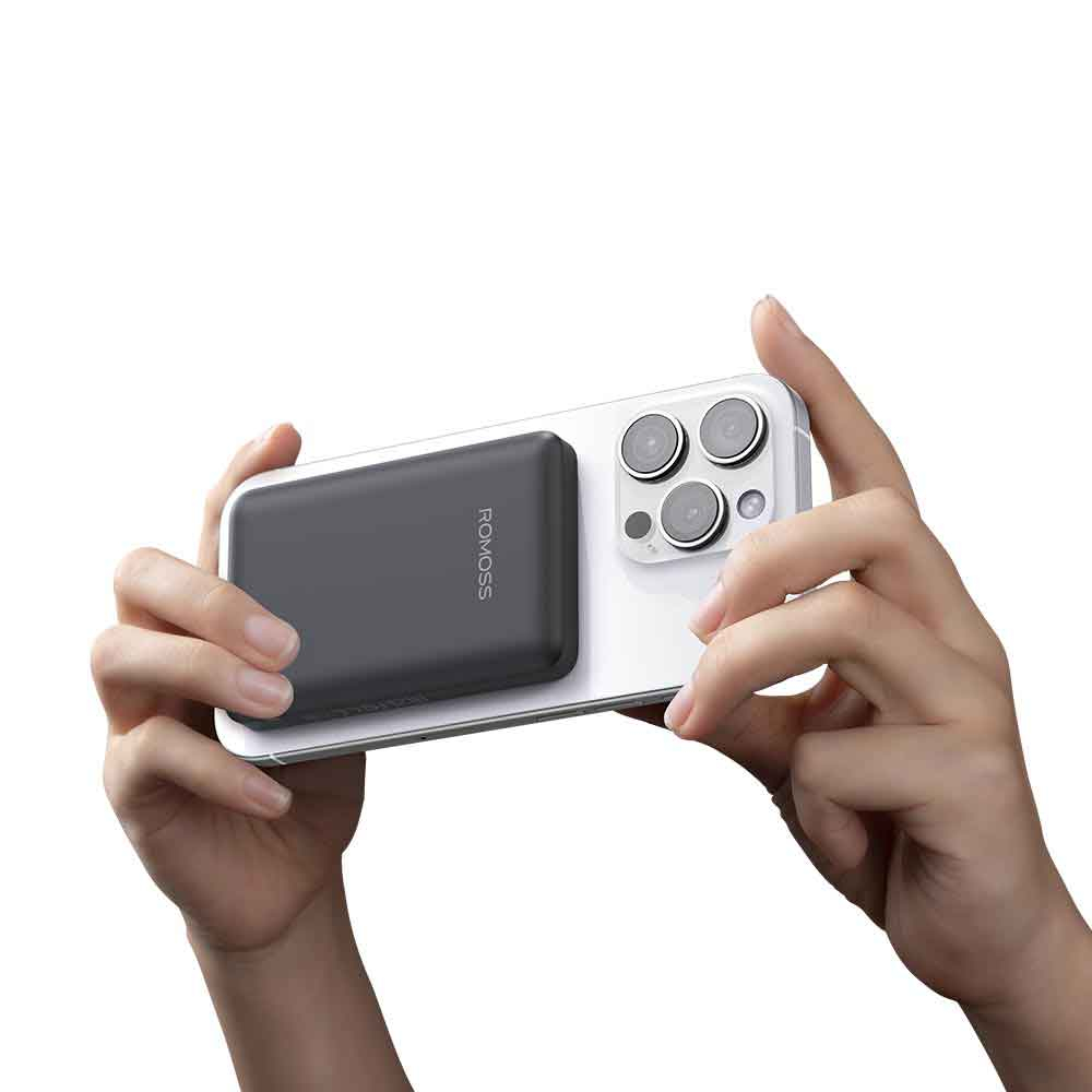 پاوربانک بی سیم 15 وات روموس مدل WSC05 131 ظرفیت 5000 میلی آمپرساعت