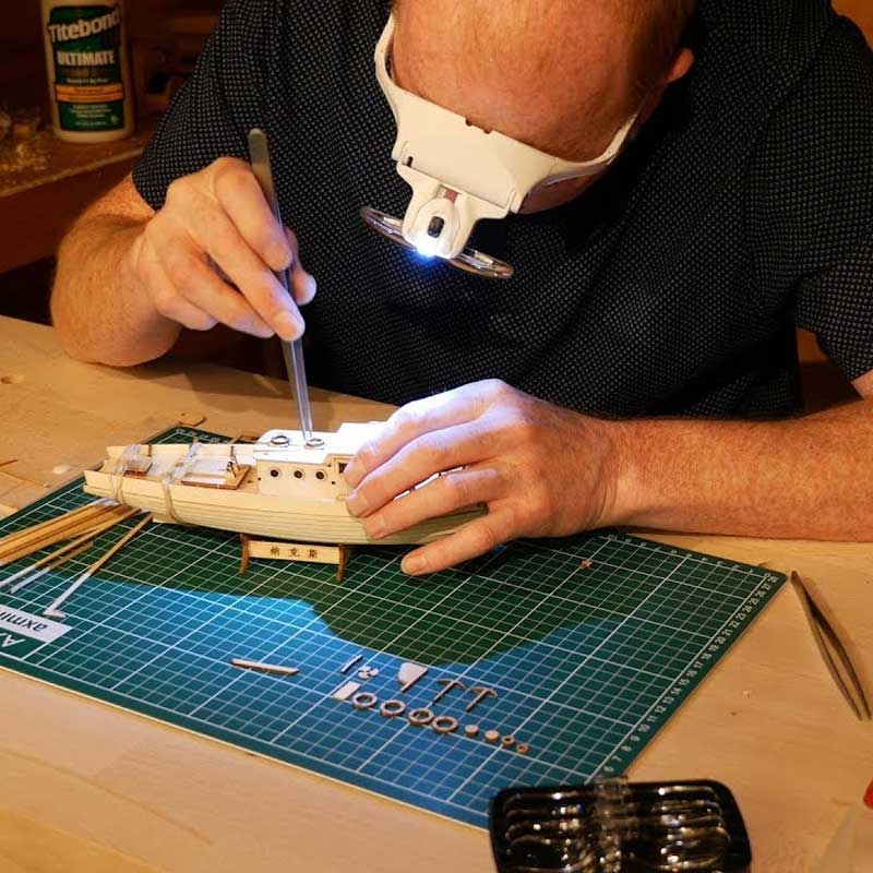 ذره بین طرح عینک مدل NETPIL 9892B2