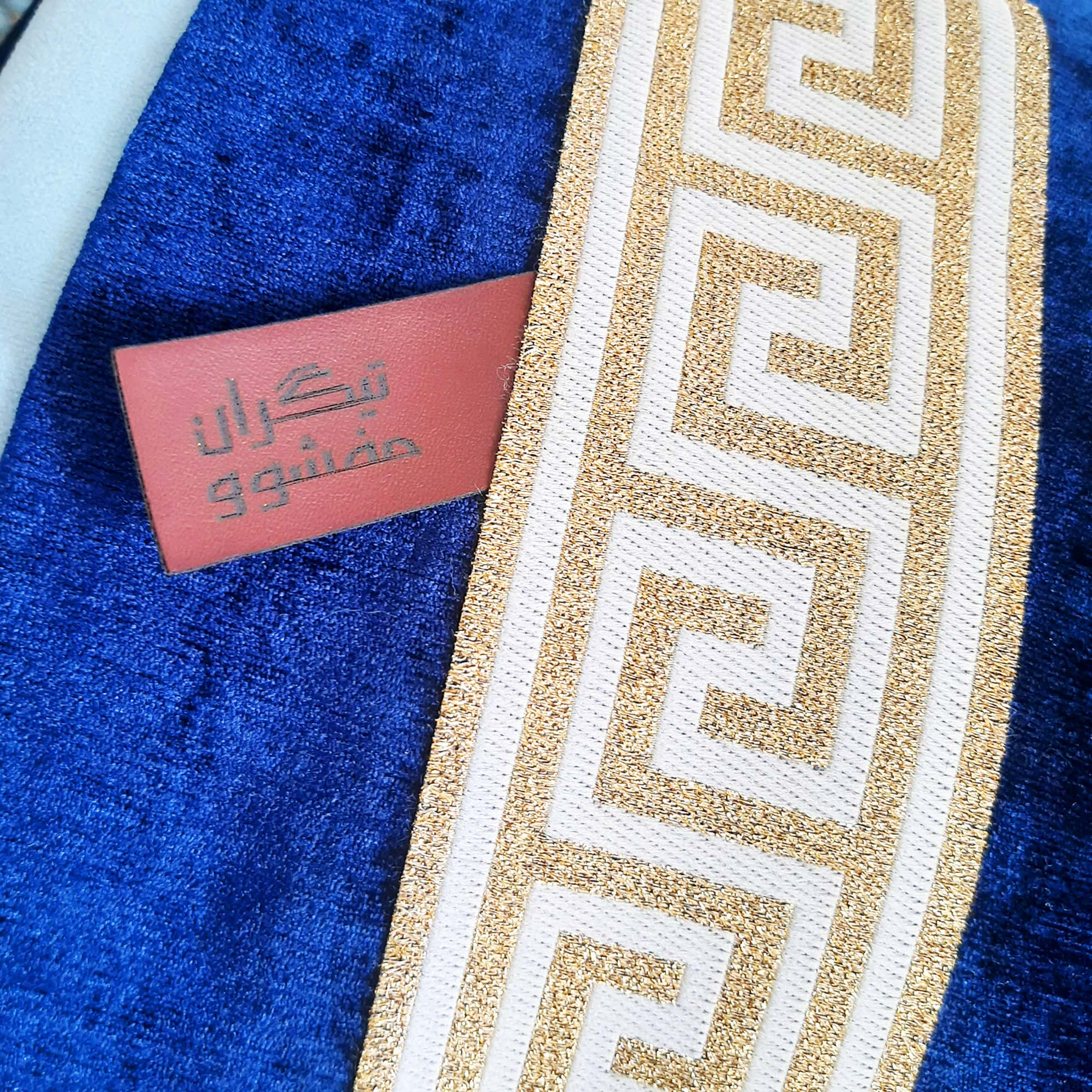 کوسن تیگران مفشوو مدل نواردار به همراه شال مبل مجموعه 11 عددی