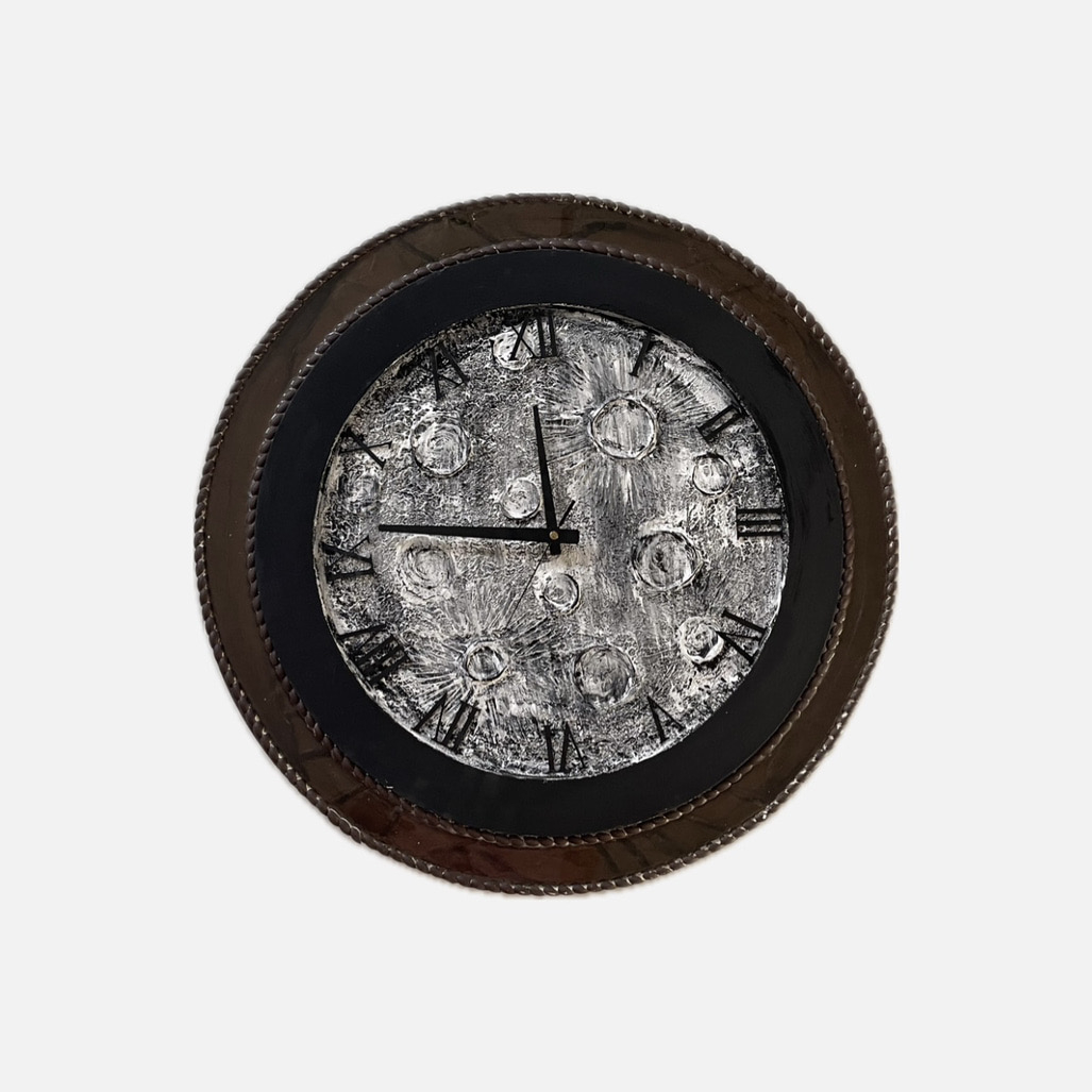 ساعت دیواری مدل ماه