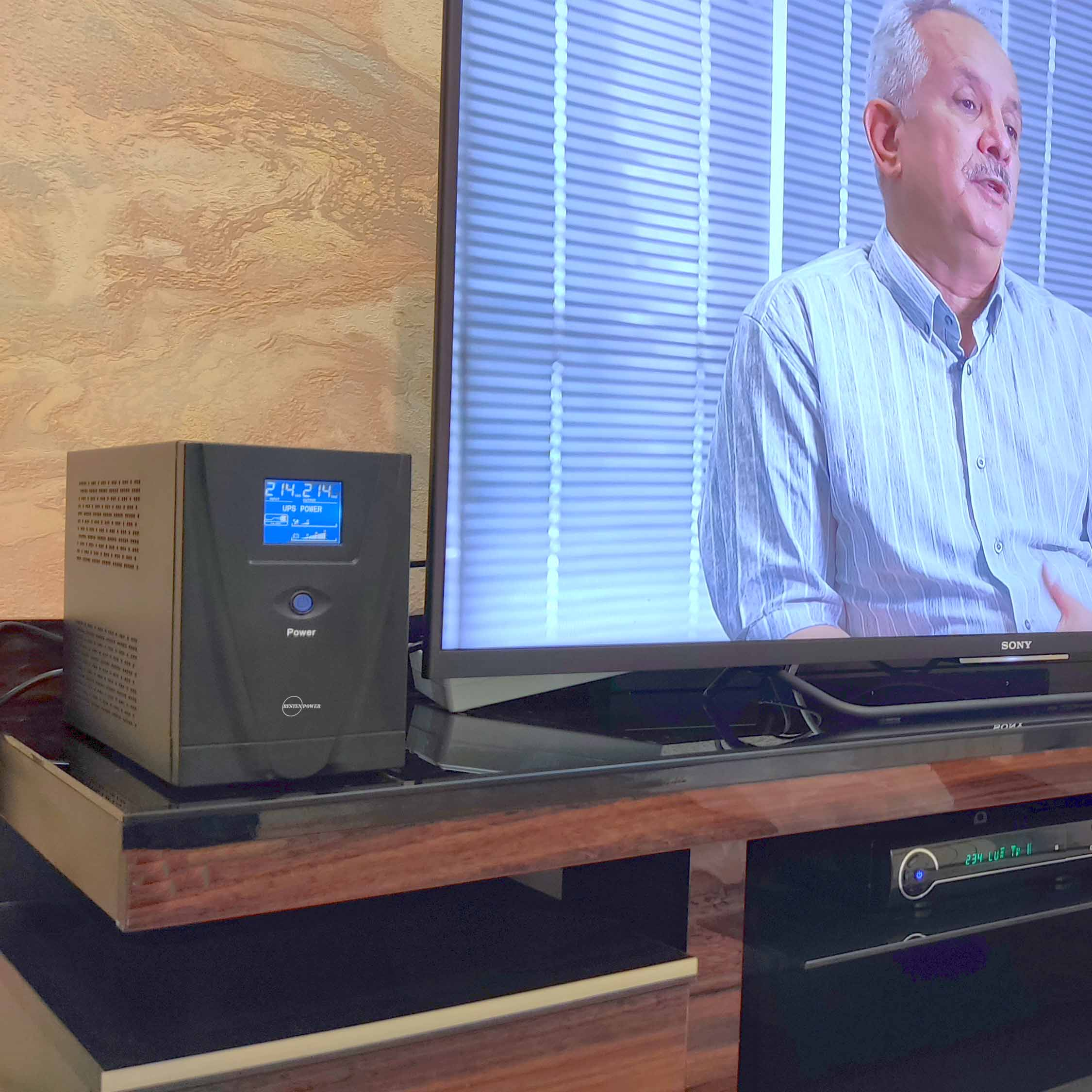 یو پی اس بستن پاور مدل BPO-1500VA-7.5Ah با ظرفیت 1500ولت آمپر به همراه باتری داخلی