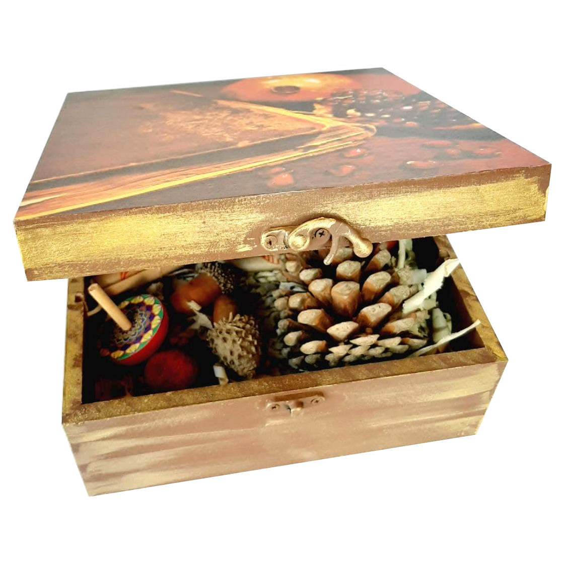 ست هدیه مدل شب یلدا کد YB14 مجموعه 17 عددی