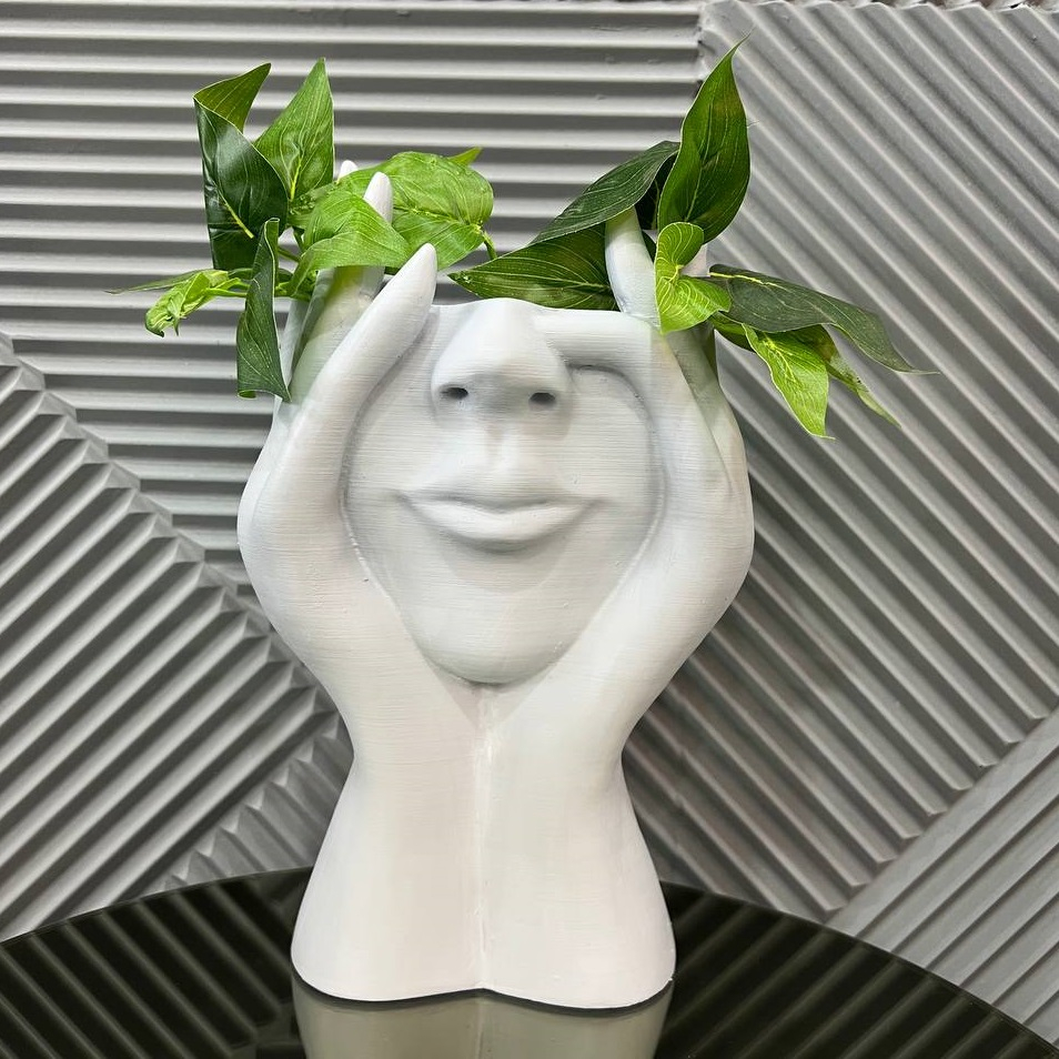 گلدان پلی استر مدل متفکر