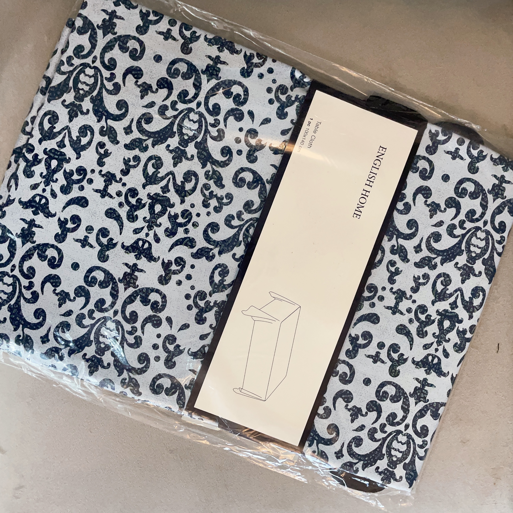 رومیزی انگلیش هوم مدل Majestic Damask