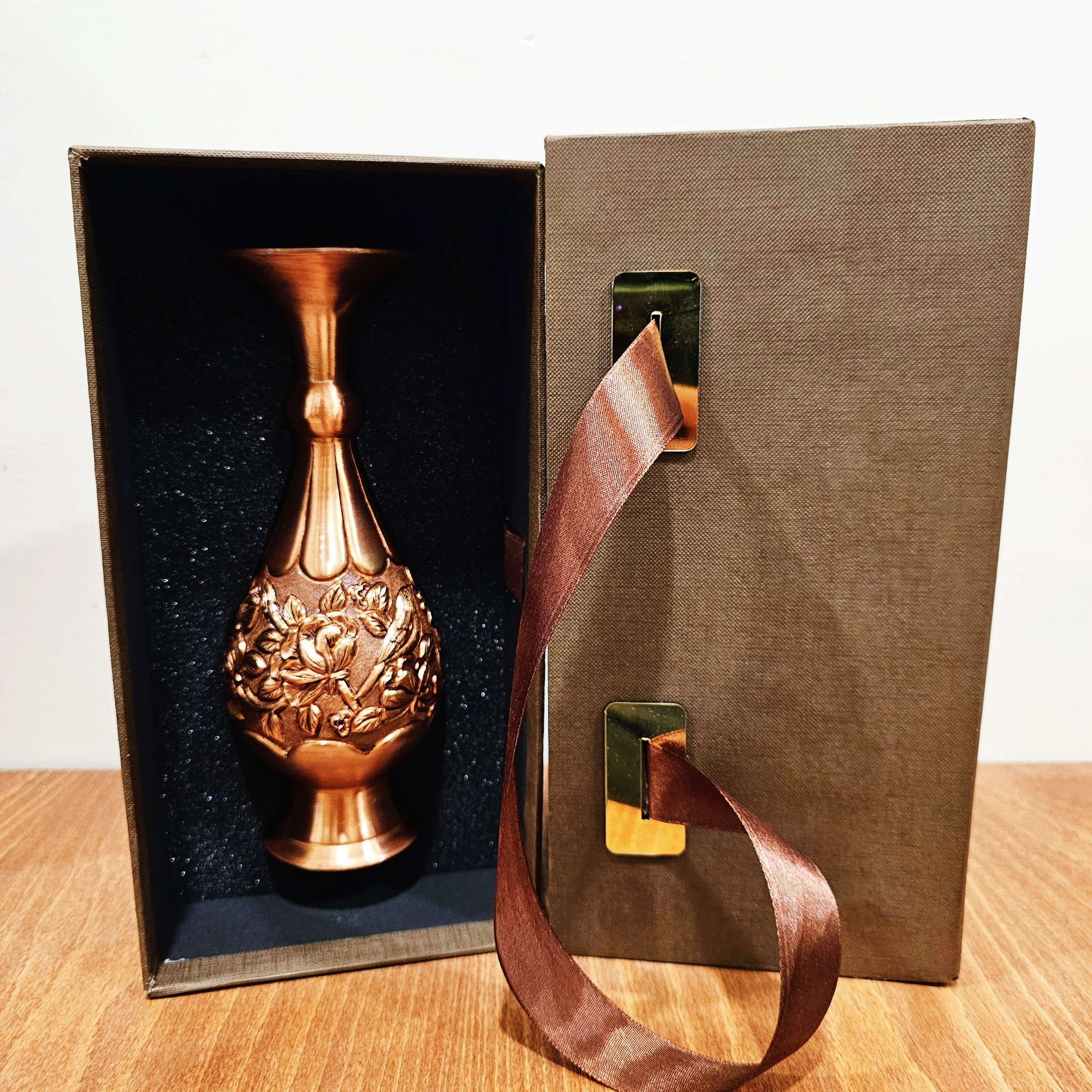 گلدان مس مدل قلمکاری شده طرح گل مدل Gh