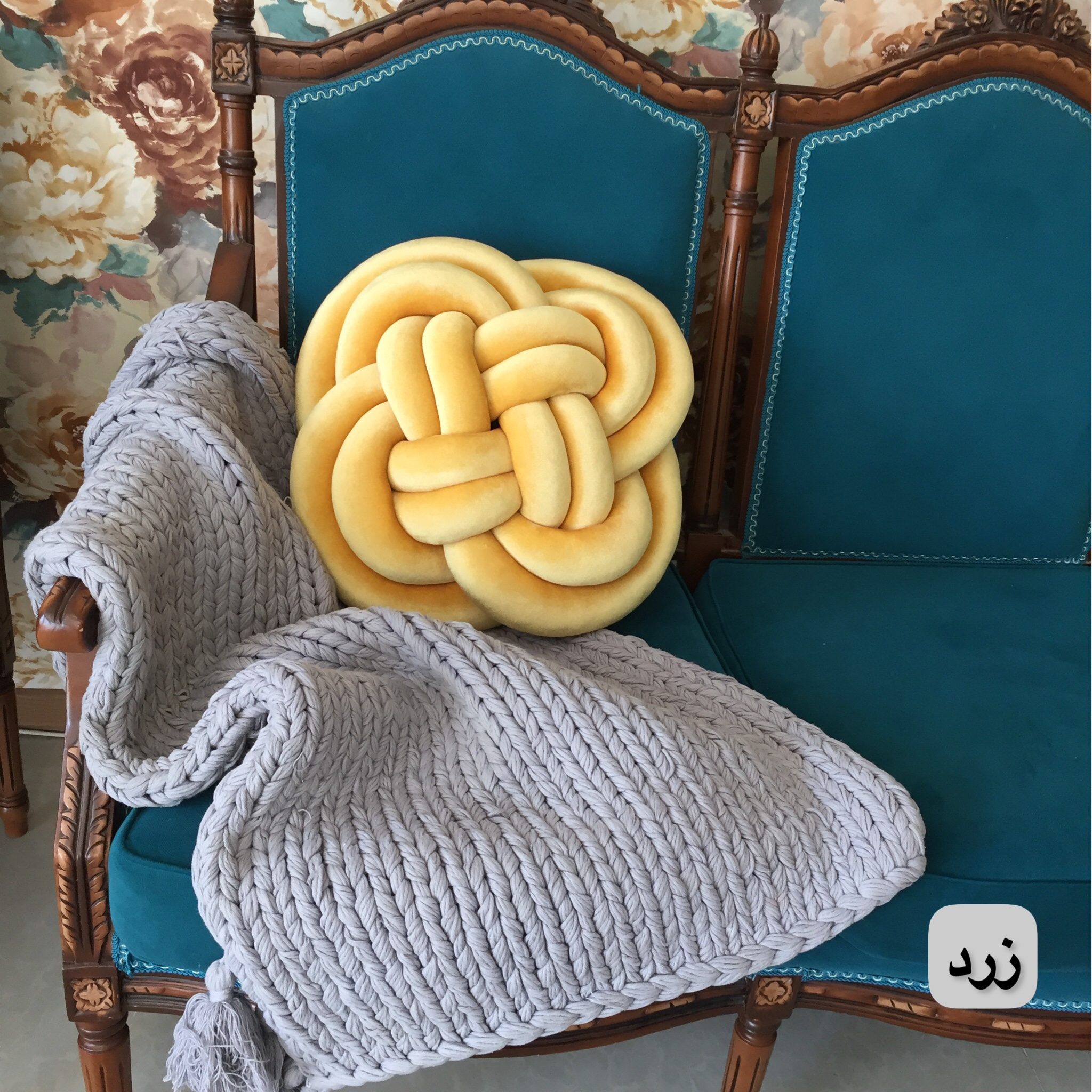 کوسن مدل گره ای مخمل چهارپر