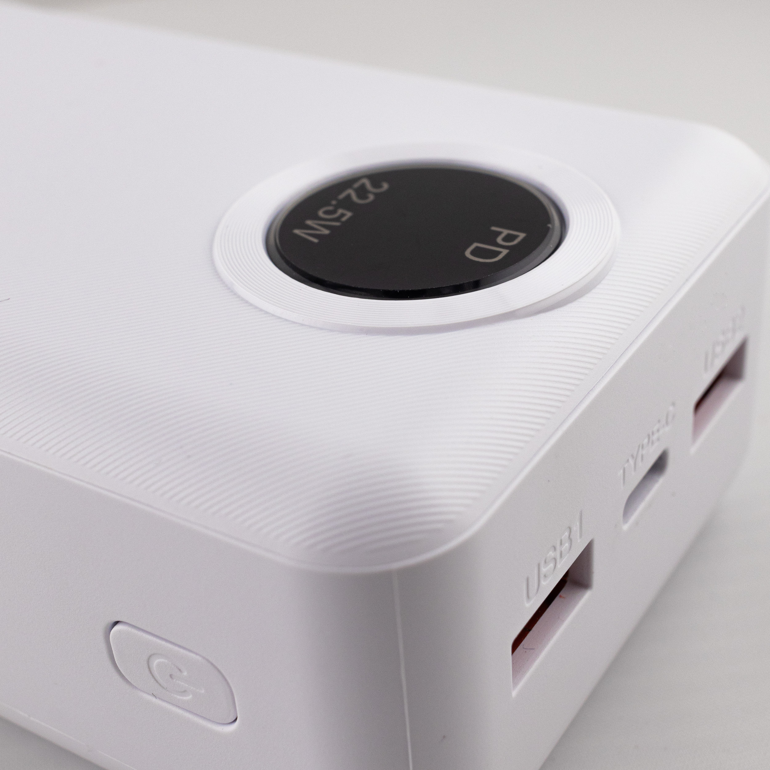 پاوربانک آیرنج مدل IR - D135 ظرفیت 30000 میلیآمپرساعت