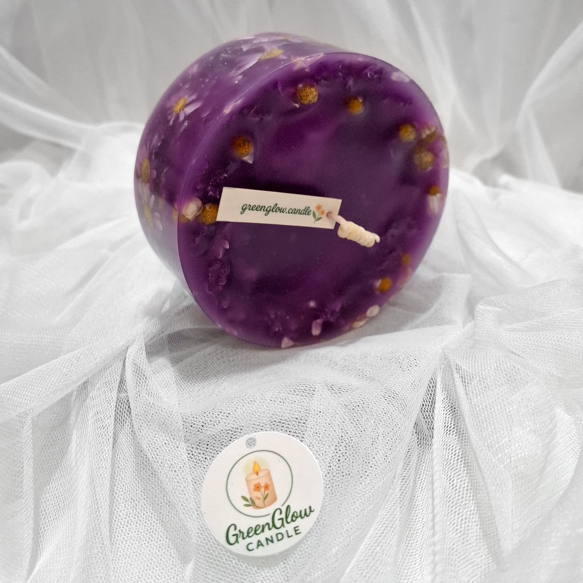 شمع استوانه‌ای با گل خشک نوربرگ مدل بابونه‌