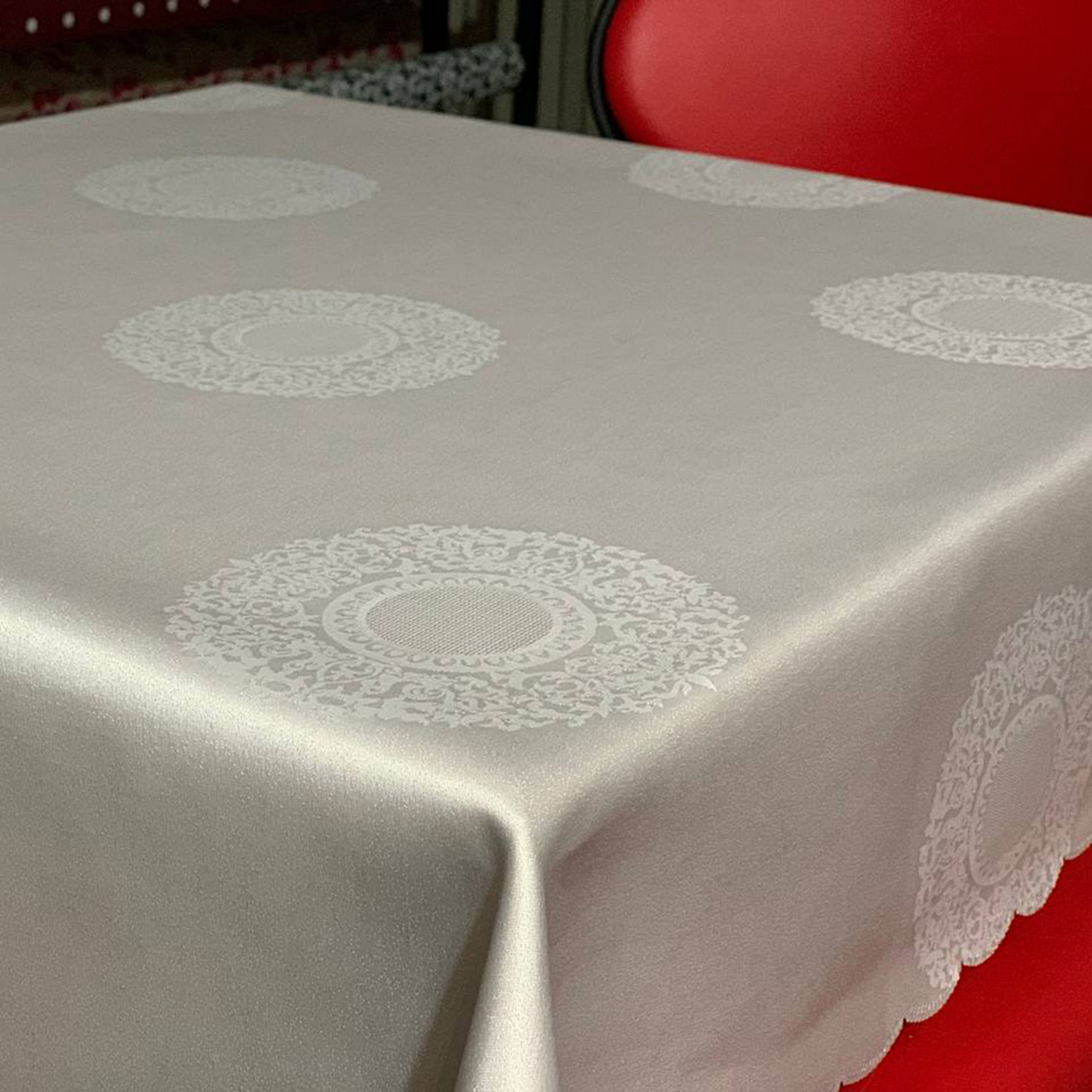 رومیزی رزین تاژ مدل رمانس سایز 180x150 سانتی‌متر