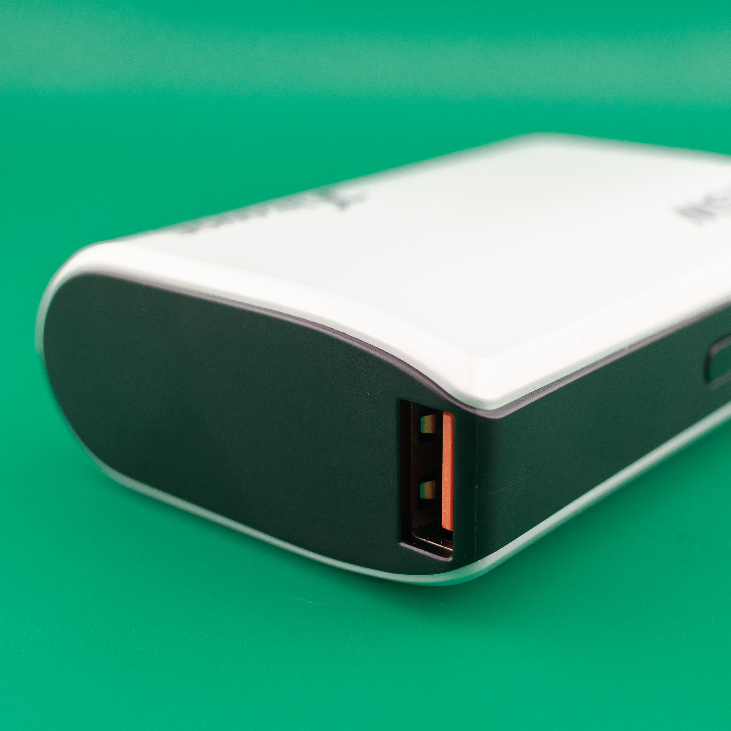 پاوربانک 22.5 وات آیرنج مدل U 21 ظرفیت 10000 میلی‌آمپرساعت