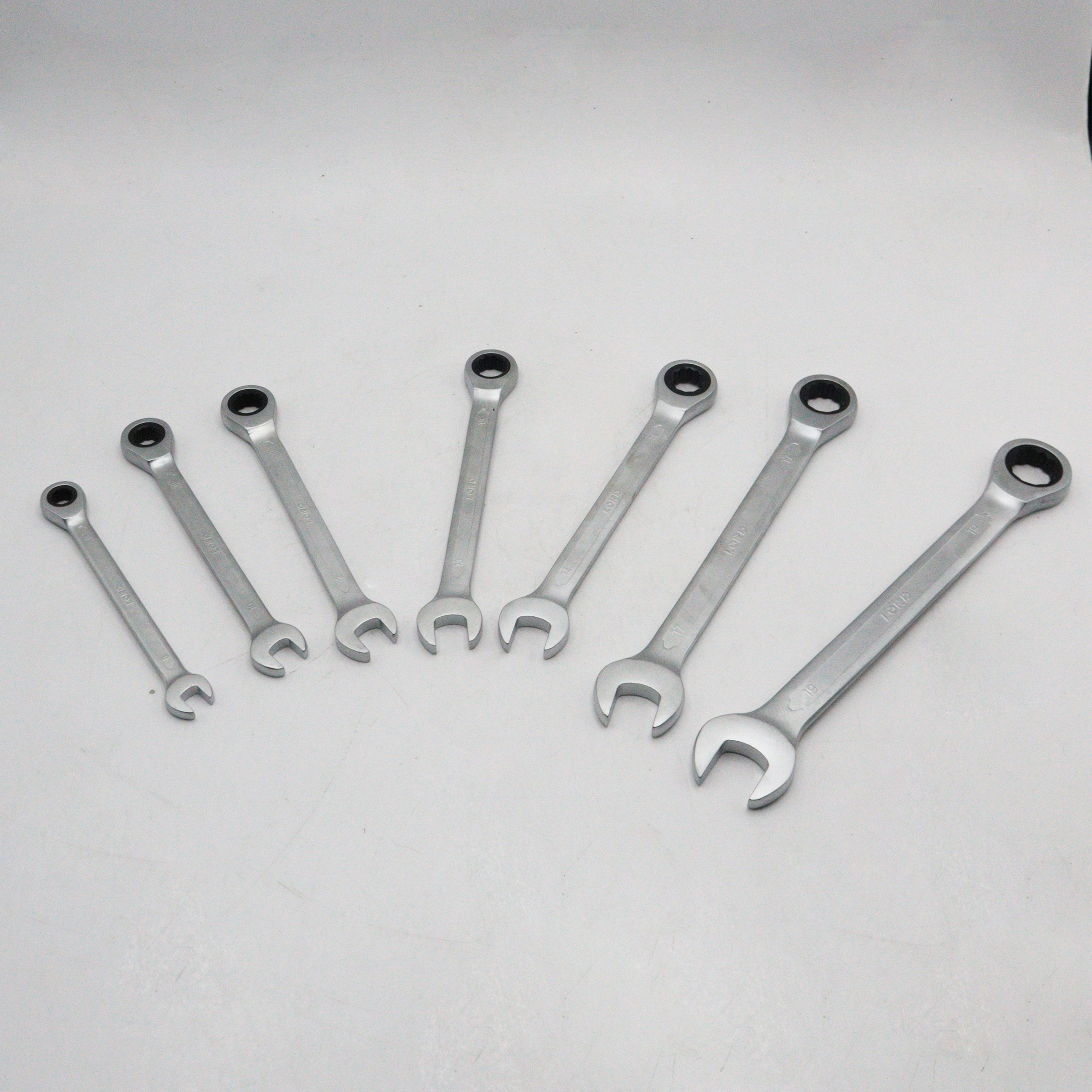 آچار یکسر تخت و یکسر رینگی جغجغه ای لورد مدل YP-8-19MM مجموعه 7 عددی
