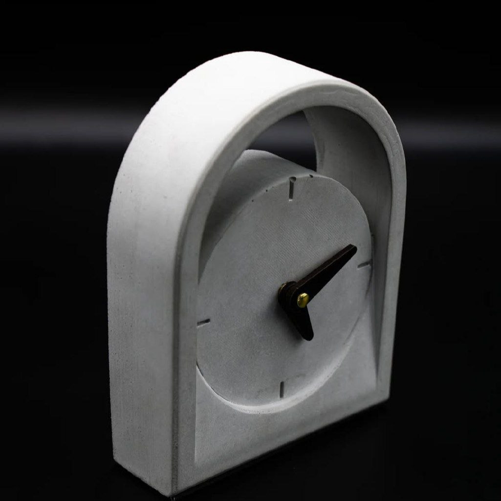 ساعت رومیزی مدل بتنی  طاقک