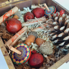 ست هدیه مدل شب یلدا کد YB14 مجموعه 17 عددی