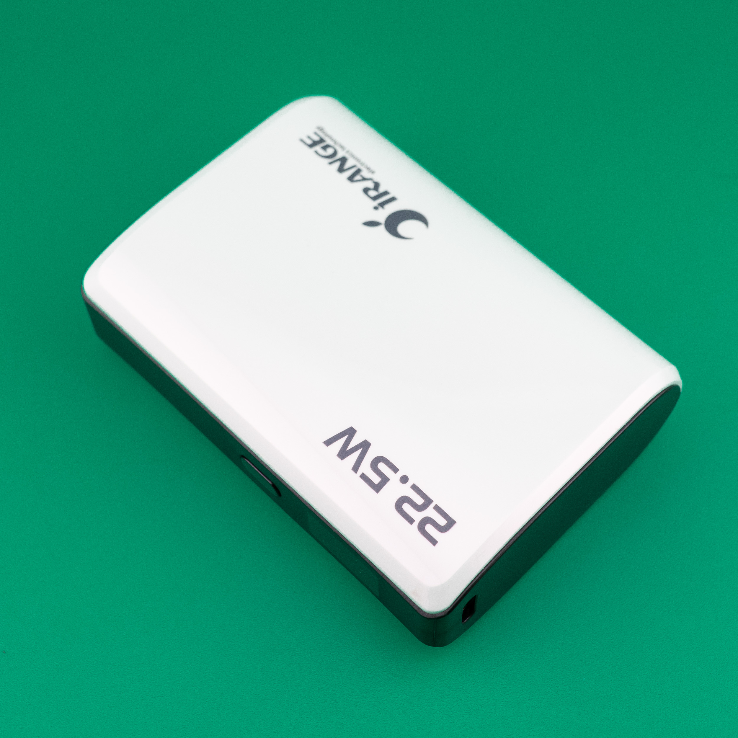 پاوربانک 22.5 وات آیرنج مدل U 21 ظرفیت 10000 میلی‌آمپرساعت