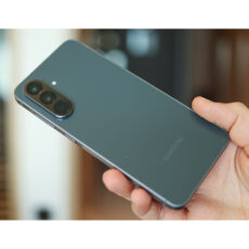 گوشی موبایل سامسونگ مدل Galaxy A56 دو سیم کارت ظرفیت 256 گیگابایت و رم 8 گیگابایت - ویتنام - به همراه هدیه هدفون بلوتوثی انکر مدل Soundcore R50i و قاب ژلهای شفاف
