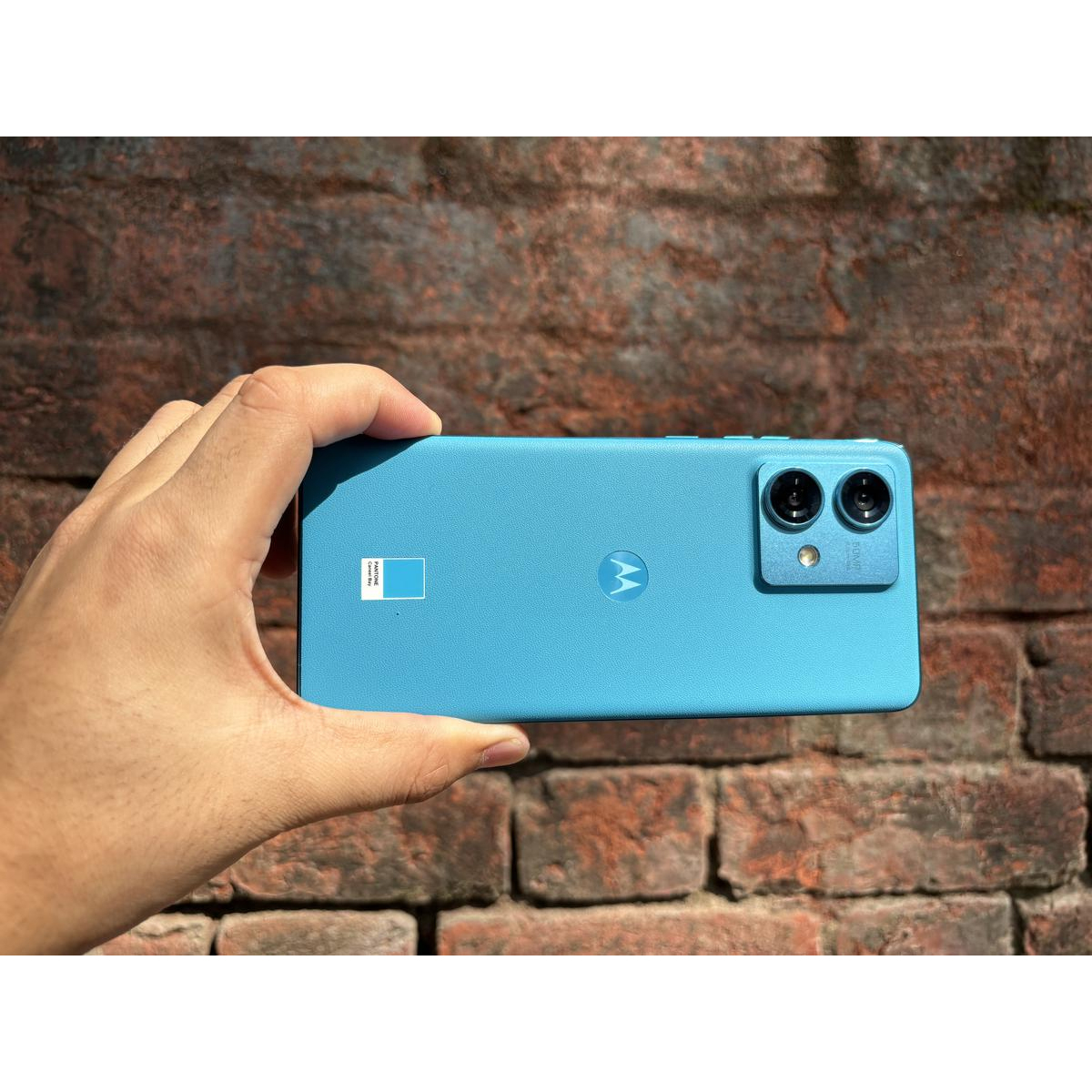 گوشی موبایل موتورولا مدل Edge 40 Neo تک سیم کارت ظرفیت 256 گیگابایت و رم 12 گیگابایت