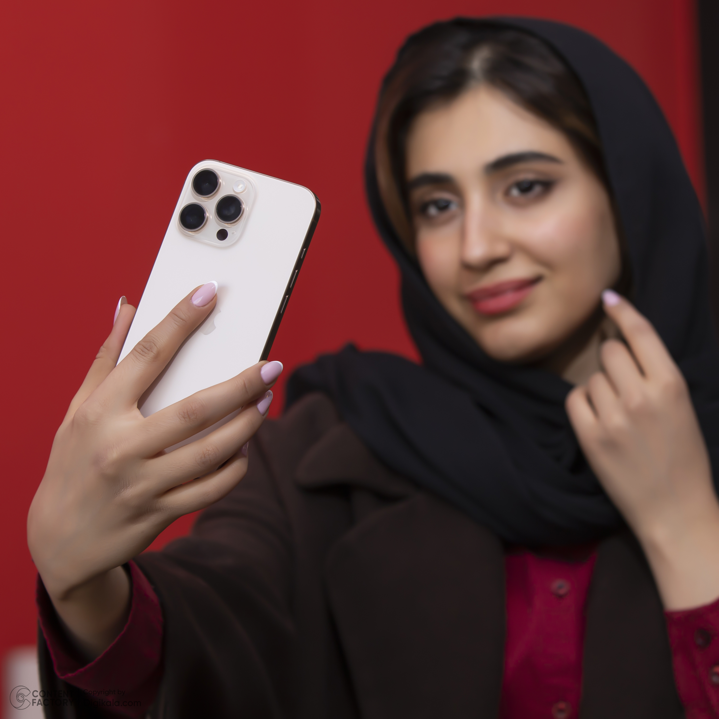 گوشی موبایل اپل مدل iPhone 16 Pro Max ZAA دو سیم کارت ظرفیت 256 گیگابایت و رم 8 گیگابایت - به همراه هدفون بلوتوثی اپل مدل AirPods 4