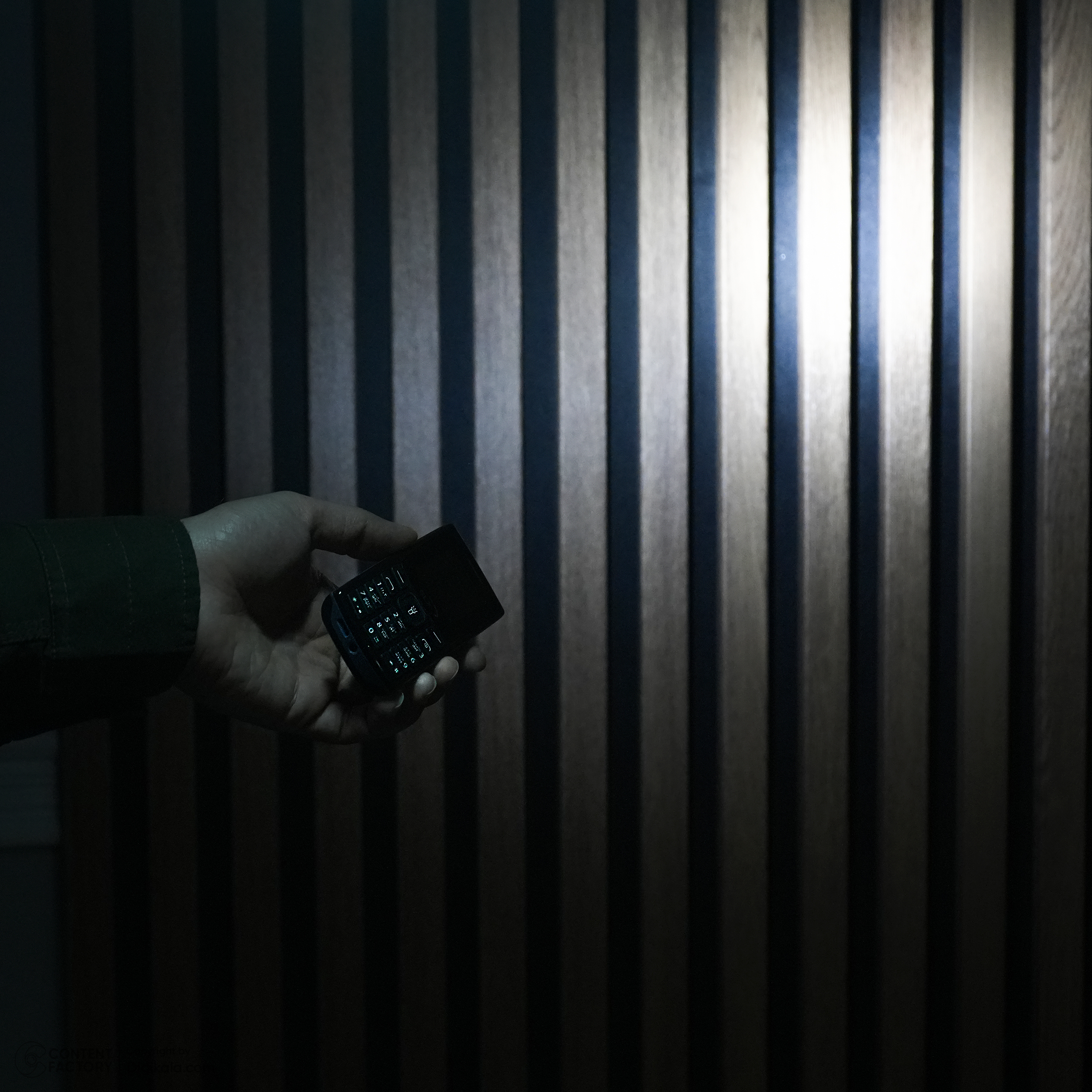 گوشی موبایل جی ال ایکس مدل C66 دو سیم کارت ظرفیت 16 مگابایت