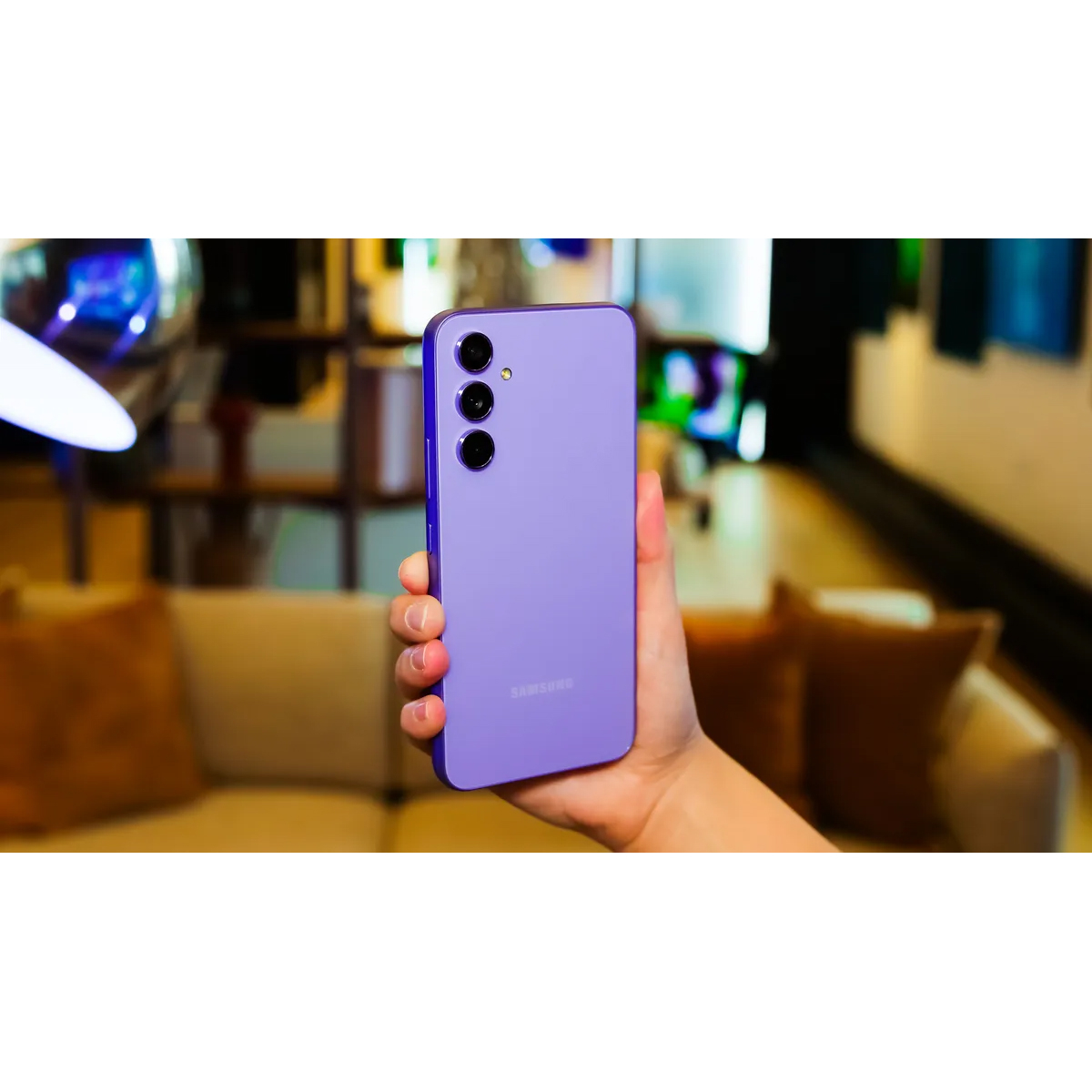 گوشی موبایل سامسونگ مدل Galaxy A54 5G دو سیم کارت ظرفیت 128 گیگابایت و رم 8 گیگابایت به همراه شارژر 25وات سامسونگ