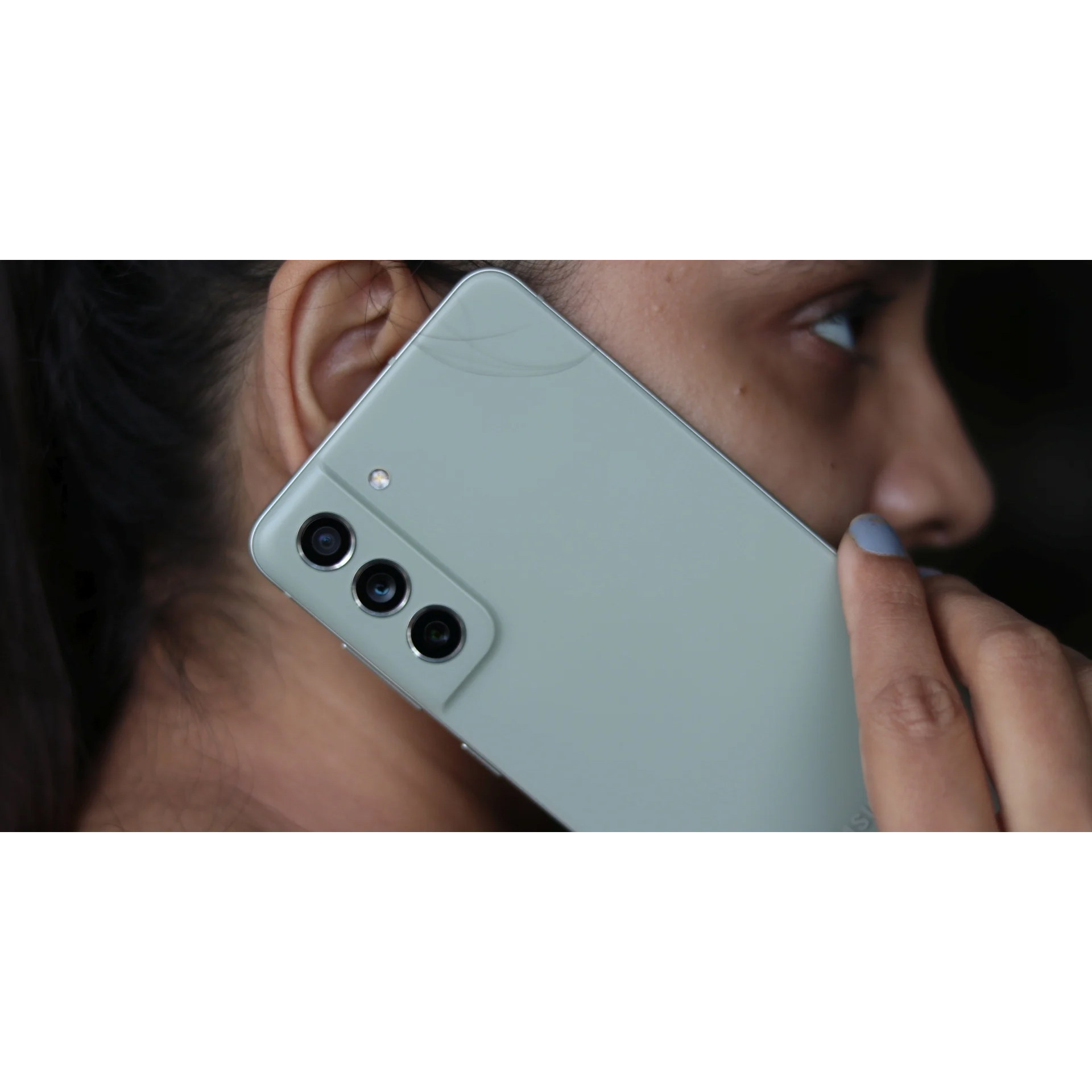 گوشی موبایل سامسونگ مدل Galaxy S21 FE 5G دو سیم‌ کارت ظرفیت 256 گیگابایت و رم 8 گیگابایت نسخه اسنپدراگون - اکتیو - به همراه شارژر 25 وات