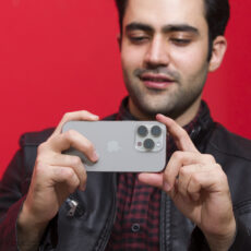 گوشی موبایل اپل مدل iPhone 16 Pro ZAA دو سیم کارت ظرفیت 256 گیگابایت و رم 8 گیگابایت - به همراه شارژر 20 وات اپل