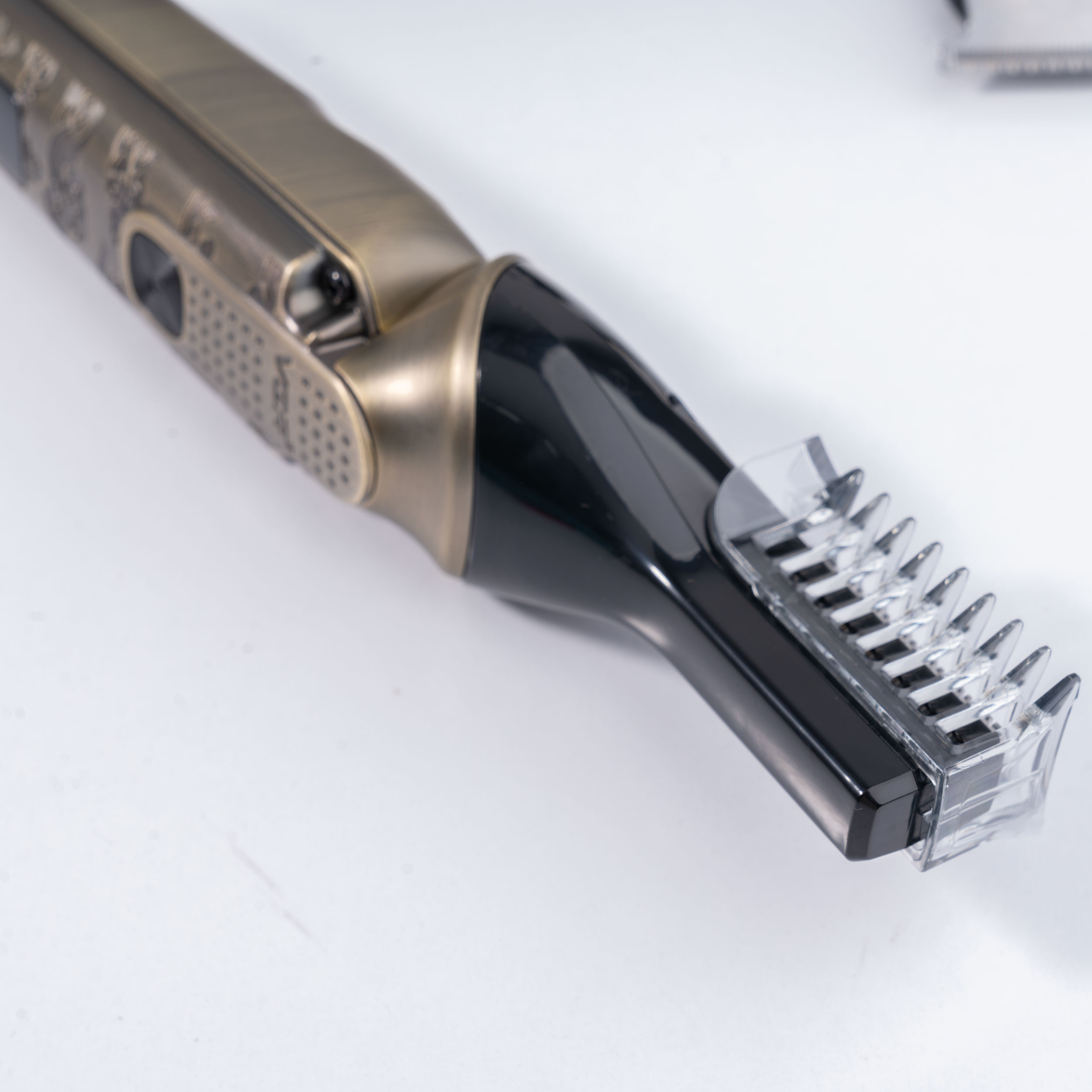 ست ماشین اصلاح موی سر و صورت و بدن وی جی ار مدل V-095