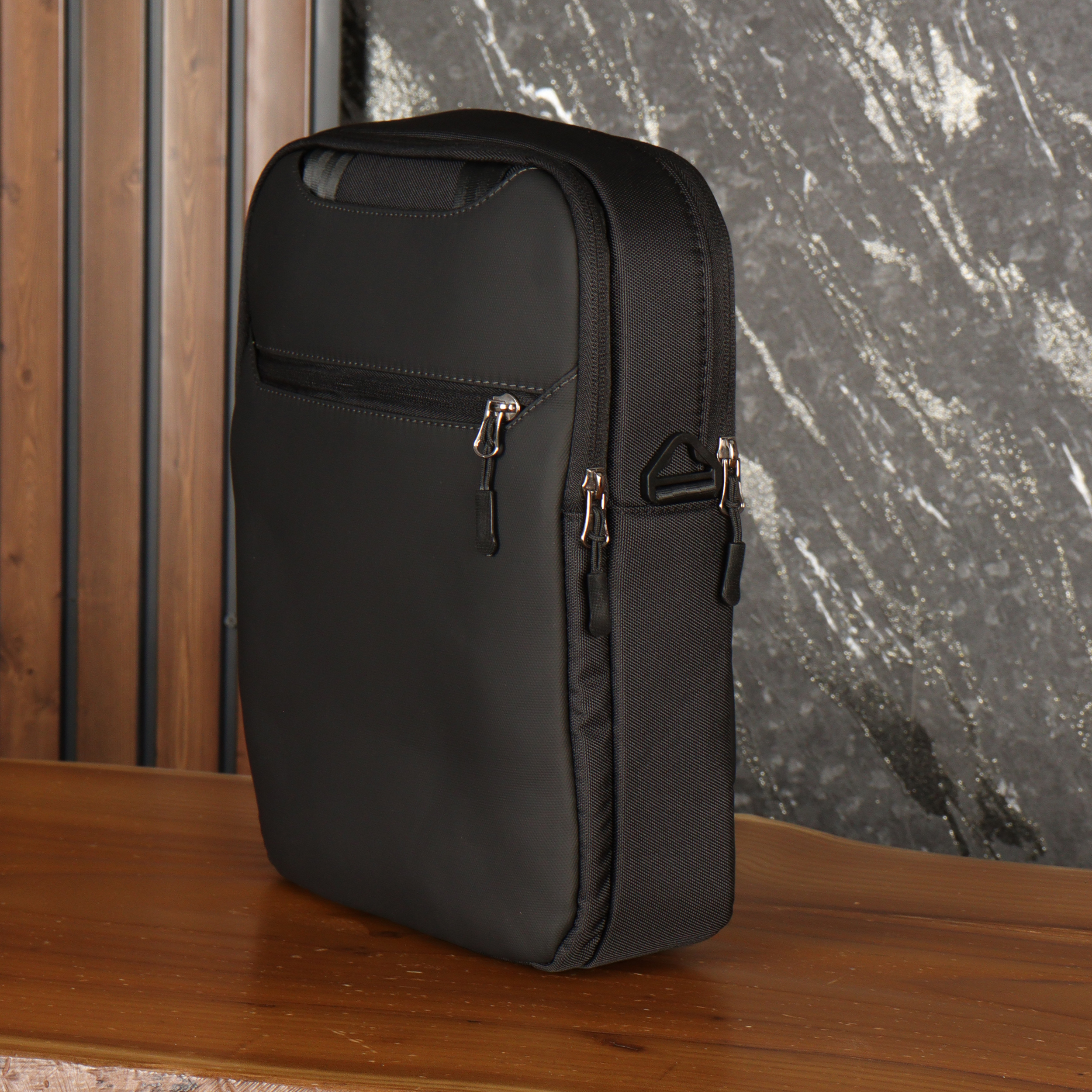 کیف دوشی مردانه بیورا مدل برزنتی کد 156