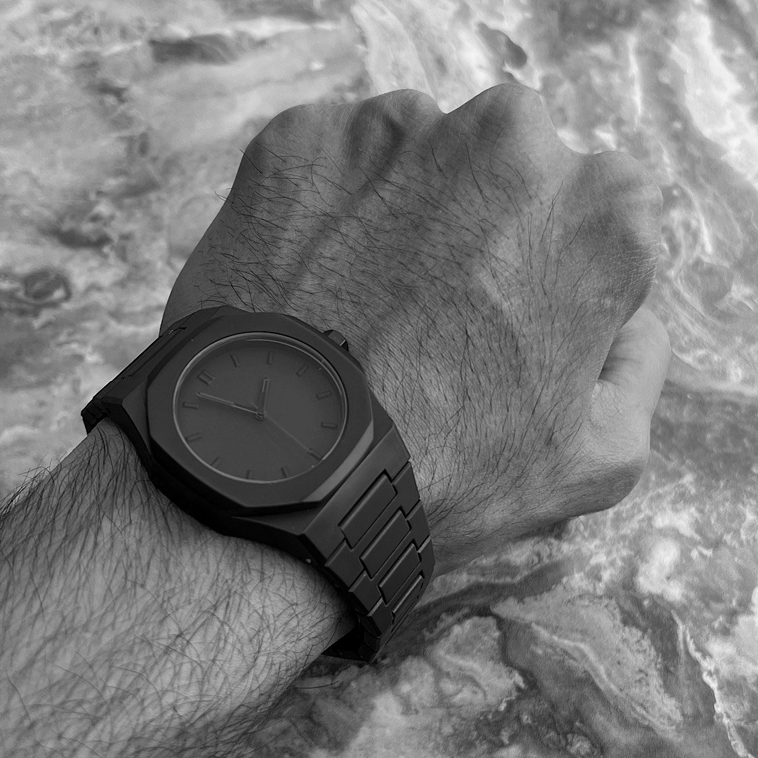 ساعت مچی عقربه‌ای کوارتز مدل نایت گوست کد E21