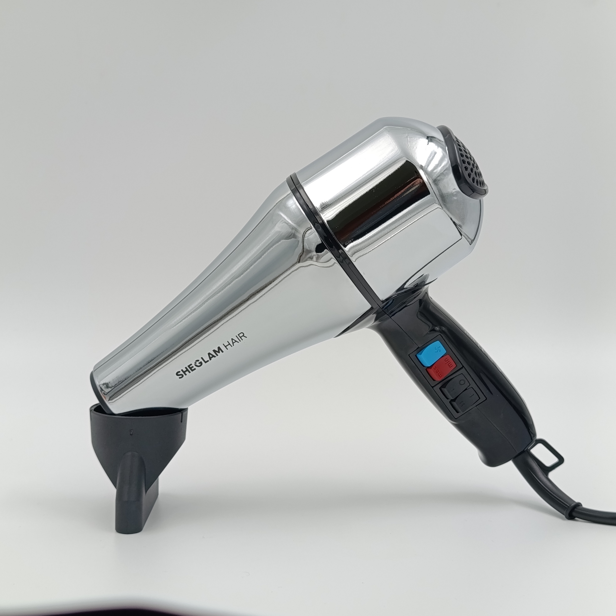 سشوار حرفه ای 9500 وات شیگلم کد 888S