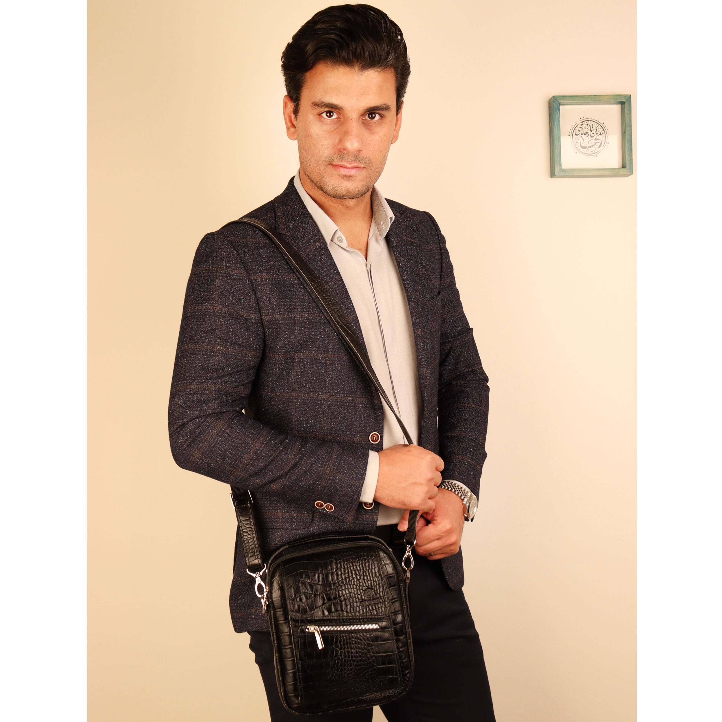 کیف رودوشی مردانه بیورا مدل زیپ کج dbb78