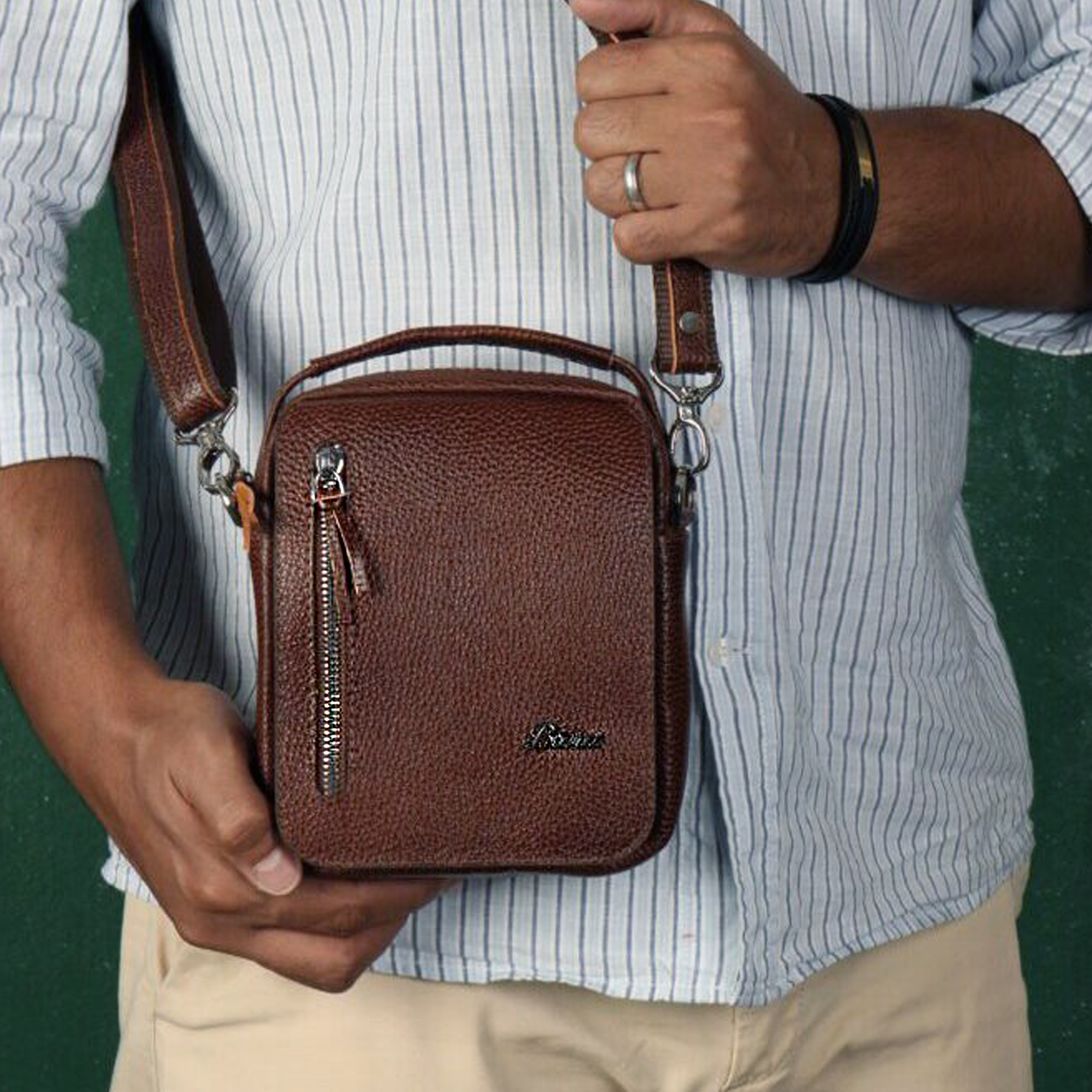 کیف دوشی مردانه بیورا مدل چرم طبیعی کد dbb63