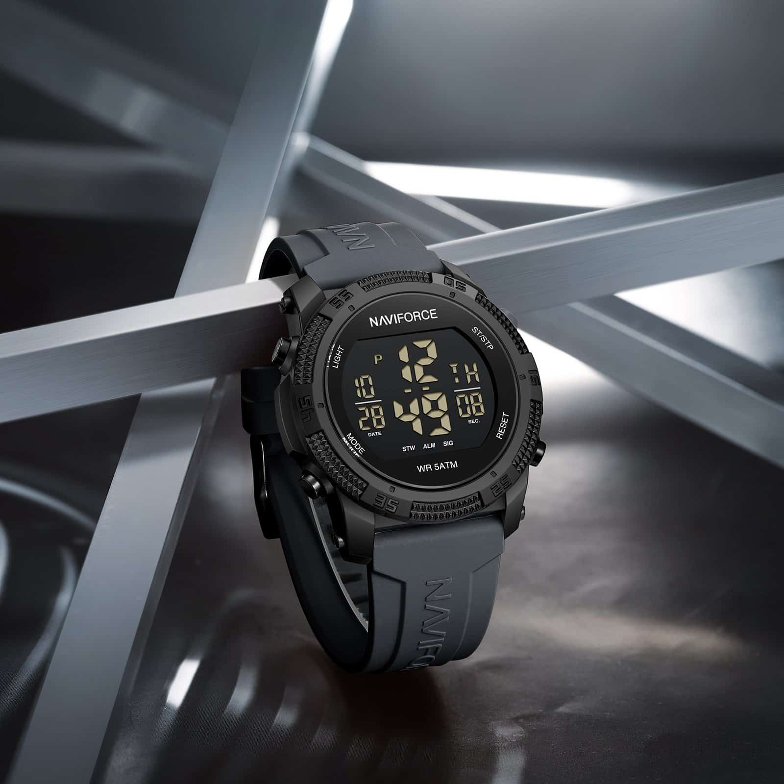 ساعت مچی دیجیتال نیوی فورس مدل NF7104BBGR