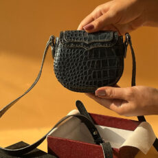 کیف دوشی زنانه خانه چرم آنا مدل 15051