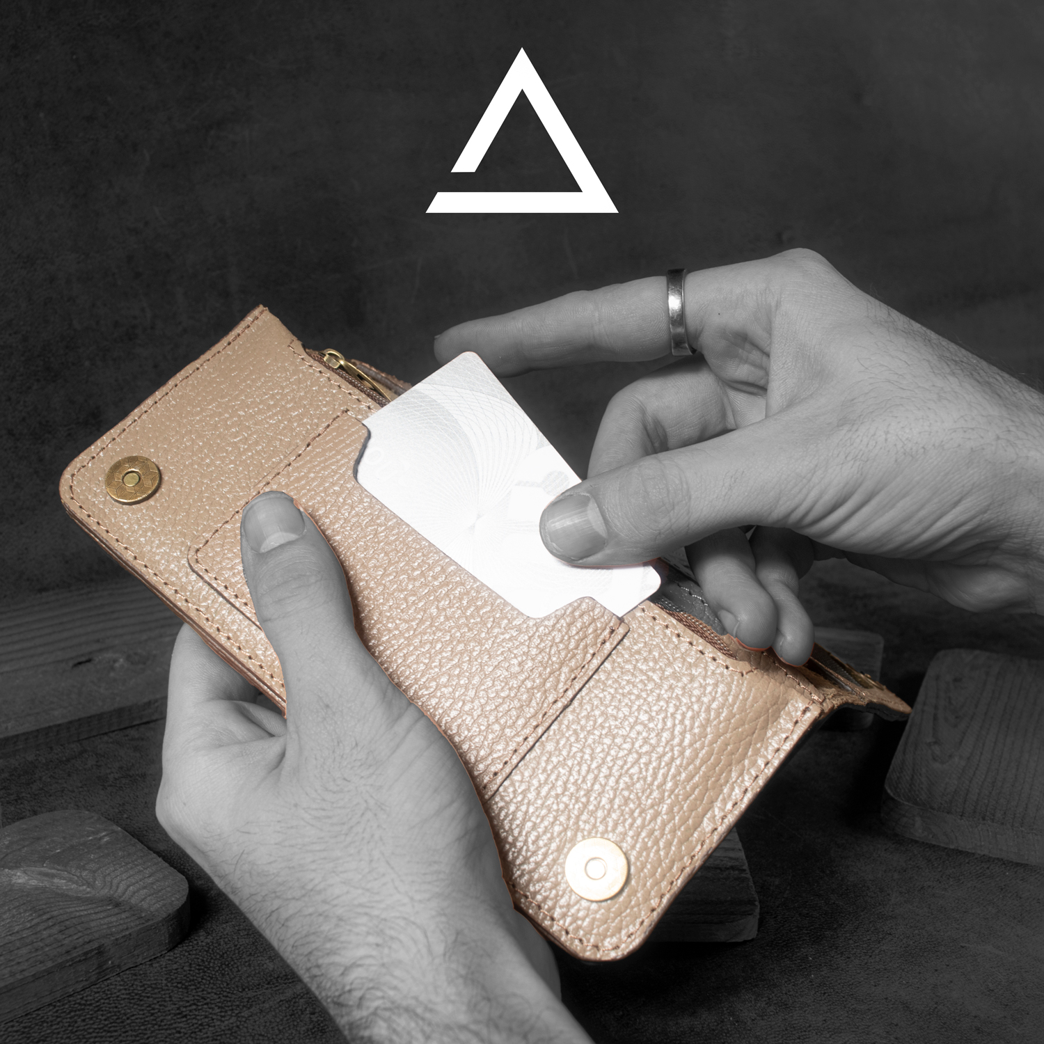 کیف پول چرم آراهمراه مدل ARAW04