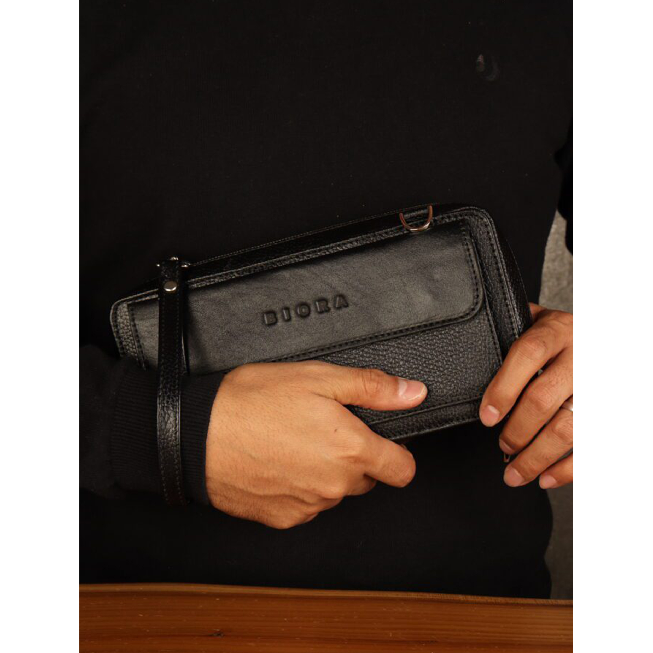 کیف پاسپورتی مردانه بیورا مدل pa020