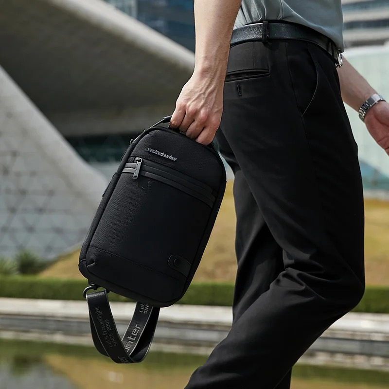 کیف کراس بادی مردانه آرتیک هانتر مدل  XB00141