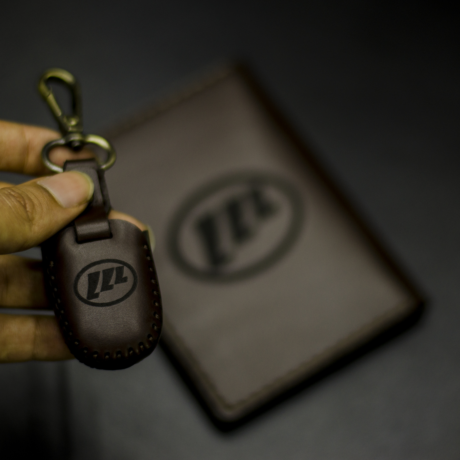 ست هدیه چرمینه اسپرت طرح لیفان کد 57027-B