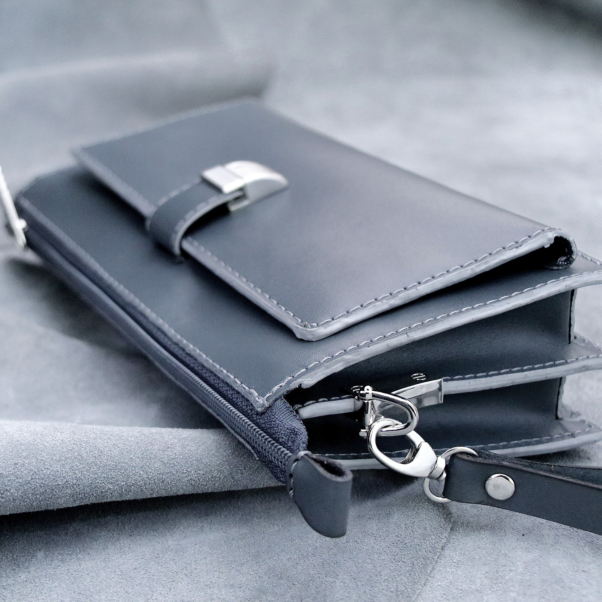 کیف دستی مردانه چرم بارثاوا کد 1304