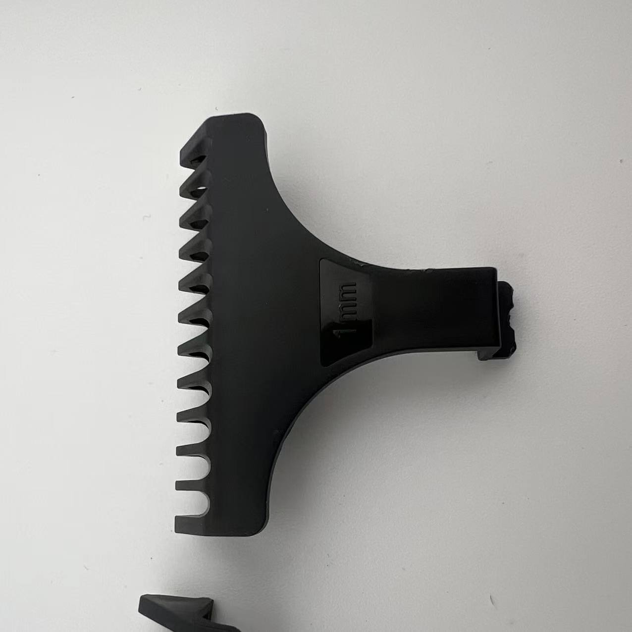 ماشین اصلاح موی سر و صورت شارژی اچ تی سی مدل AT-568